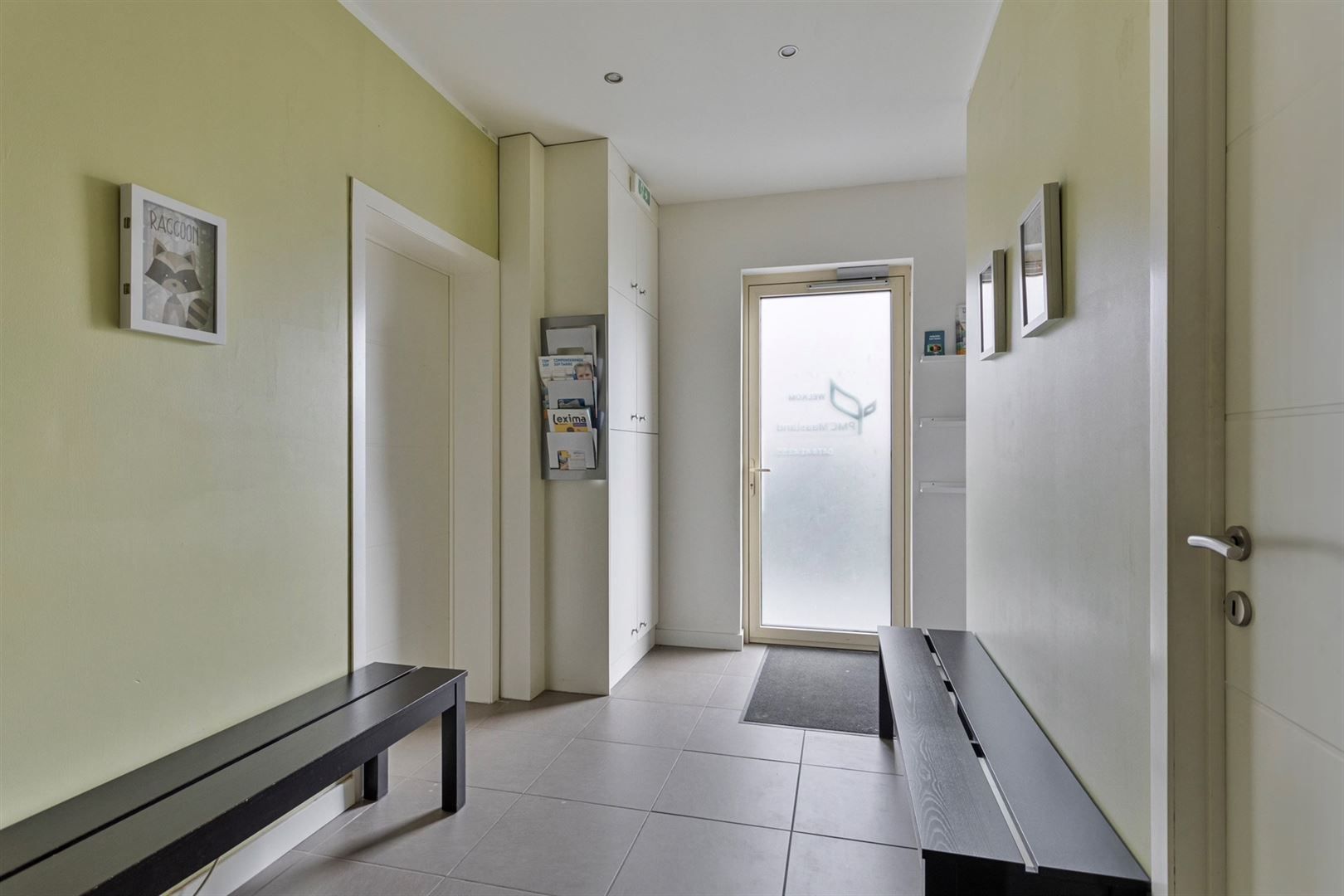 TE KOOP: Ruime woning met praktijkruimte in Maasmechelen! foto 25