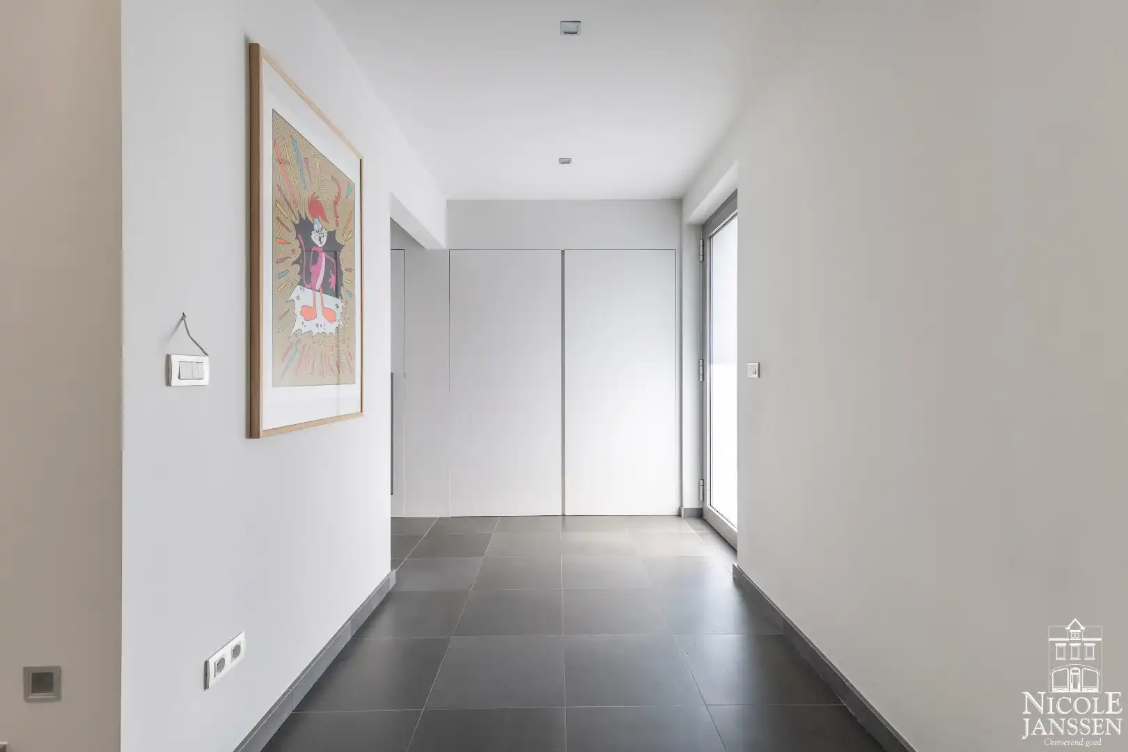 Zeer moderne en luchtige woning met twee slaapkamers gelegen op een rustige locatie foto 4