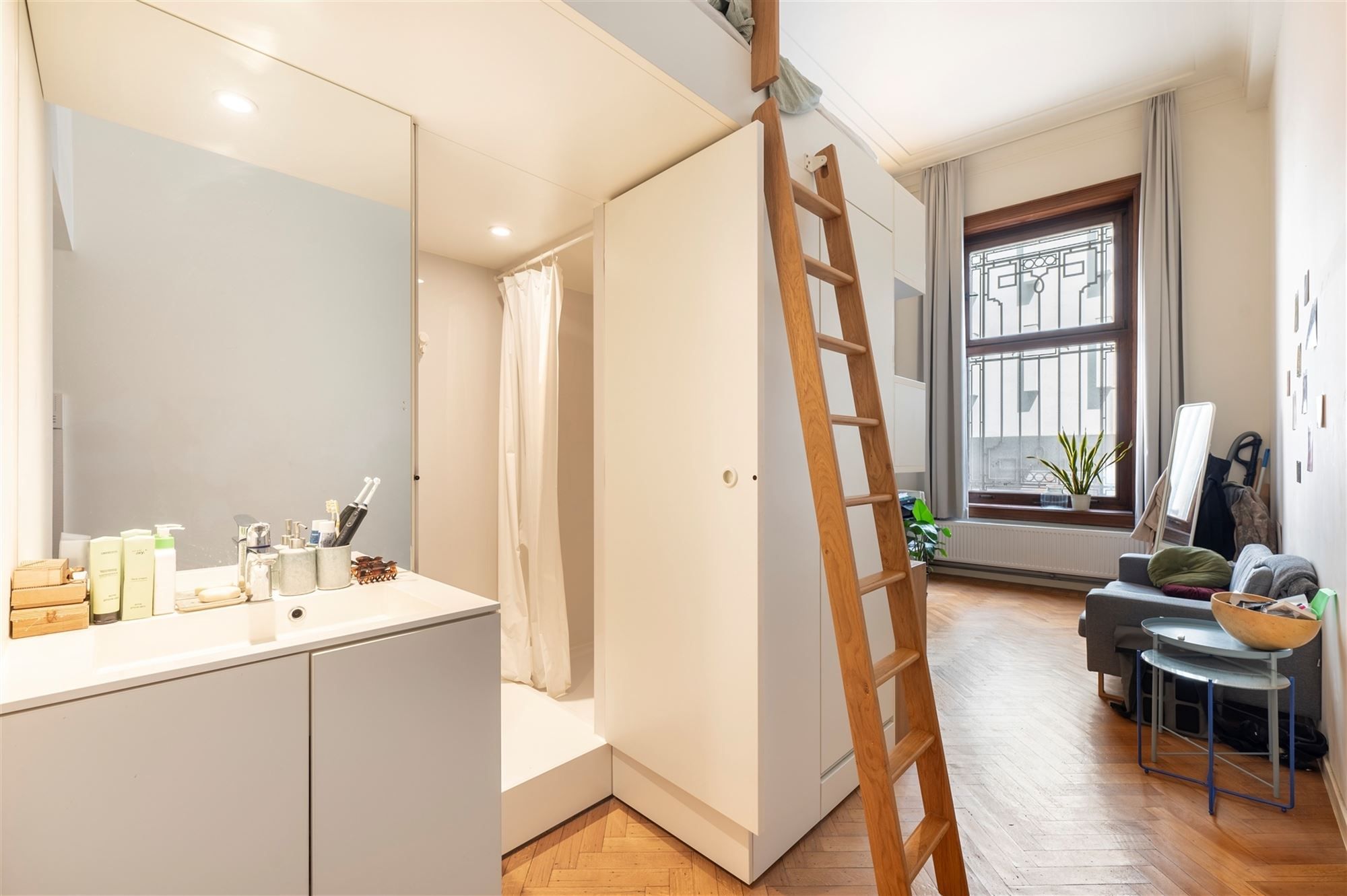 Karaktervolle studentenkamer in hartje Antwerpen foto 4