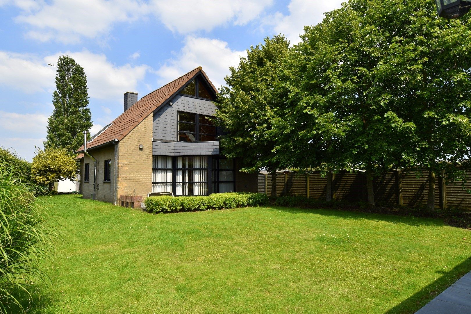 Villa met 4 slaapkamers, bijgebouw én tuin met landelijk zicht te Gullegem foto 14