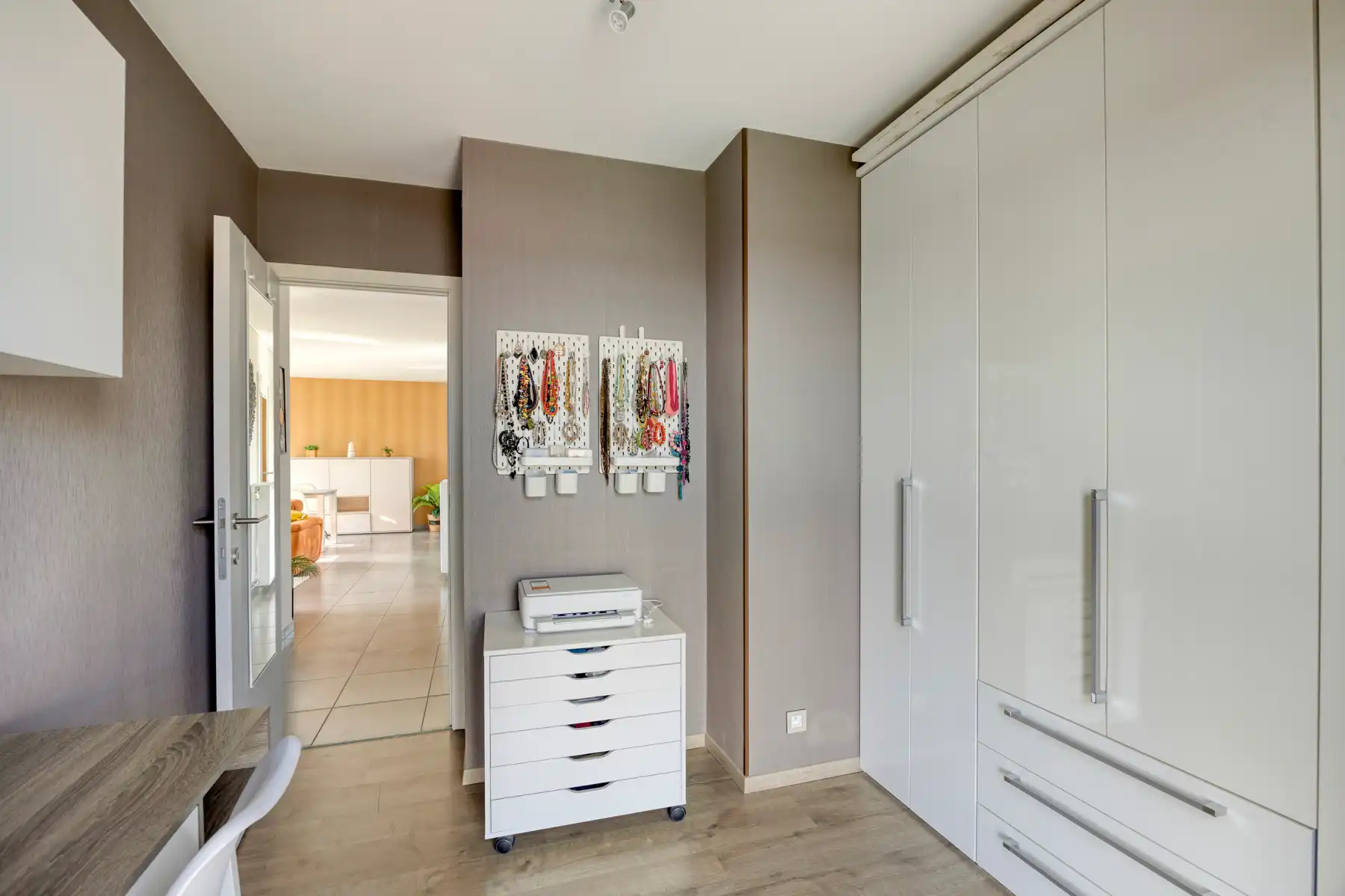 Appartement met 2 slaapkamers, groot terras, garage & kelder foto 13