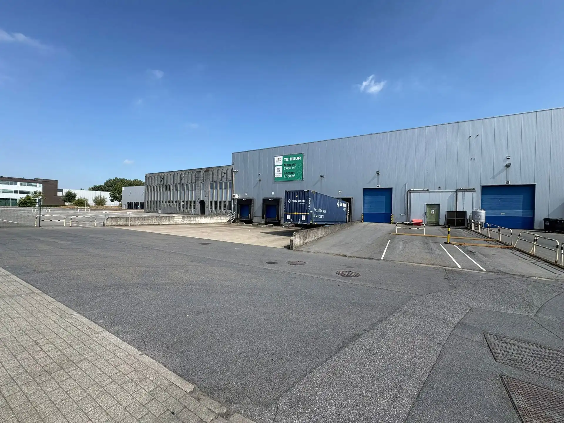 Ideaal logistiek magazijn 7.663m² + 1.151m² kantoren Zele foto 12