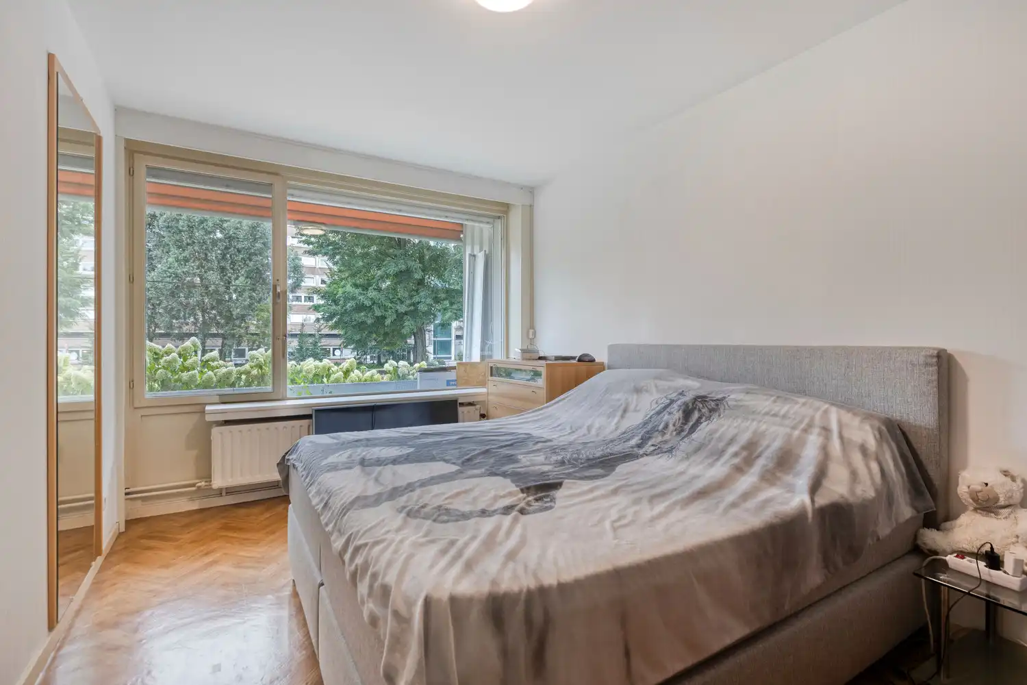 Gelijkvloers appartement met 1 slk, terras en parking! foto 16