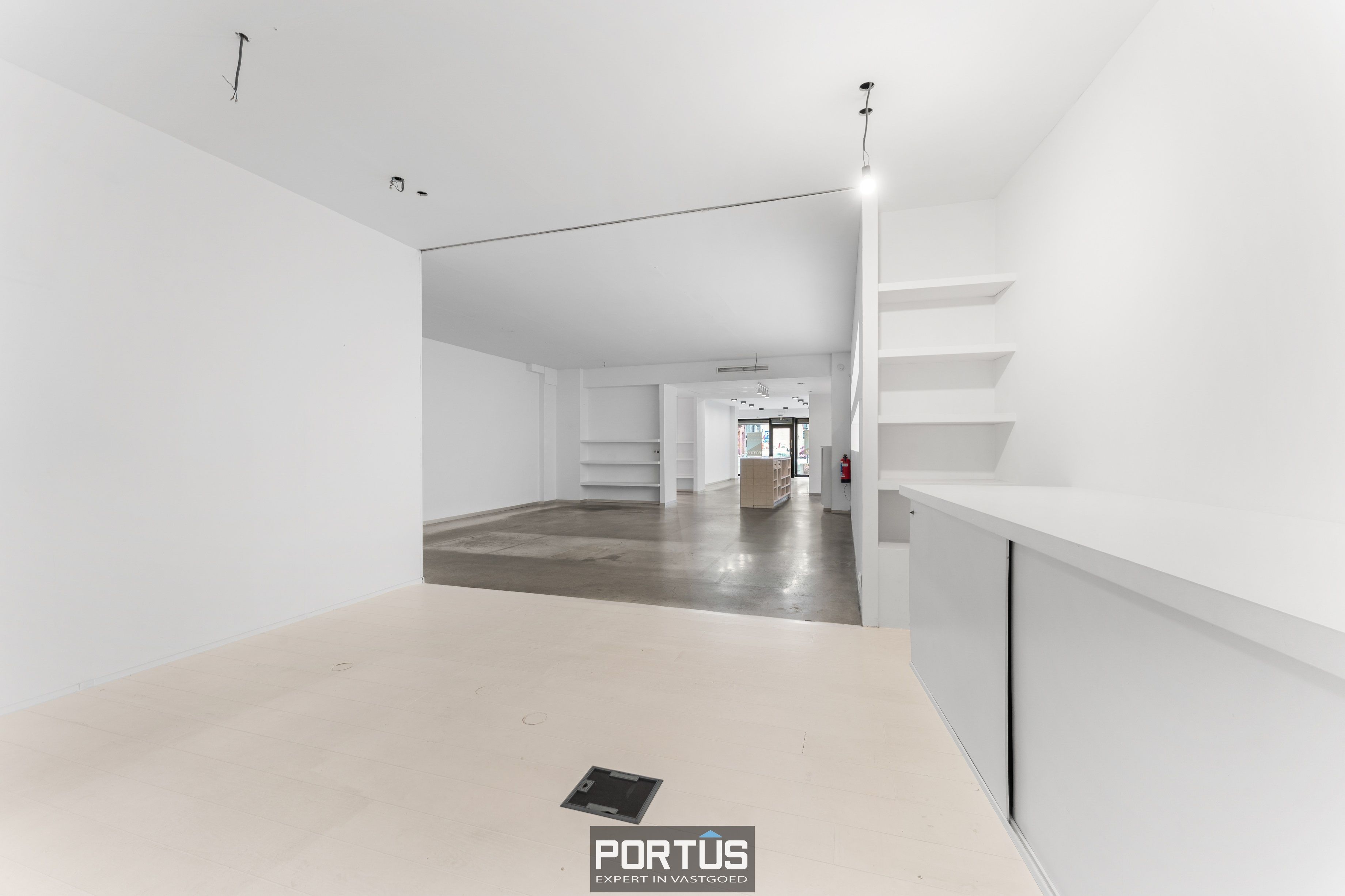 Commercieel gelegen handelspand te koop te Roeselare  foto 19