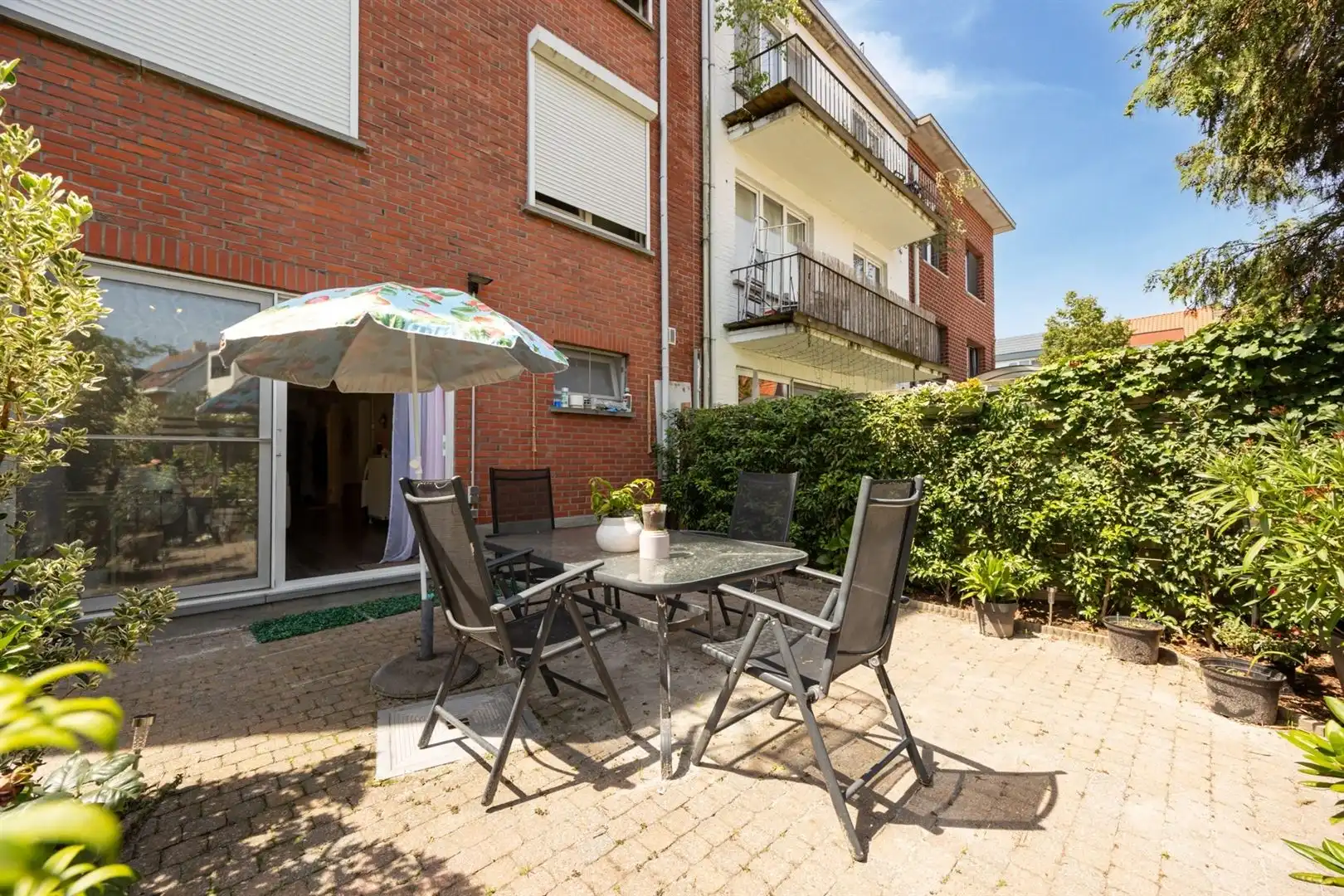 Gelijkvloers appartement met terras en parking op rustige locatie foto 22