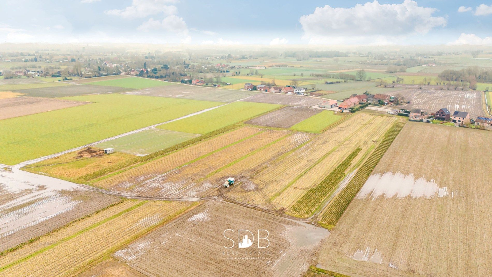 Prachtige villa in hoevestijl met bijgebouwen en graslanden op 89.070m² foto 35