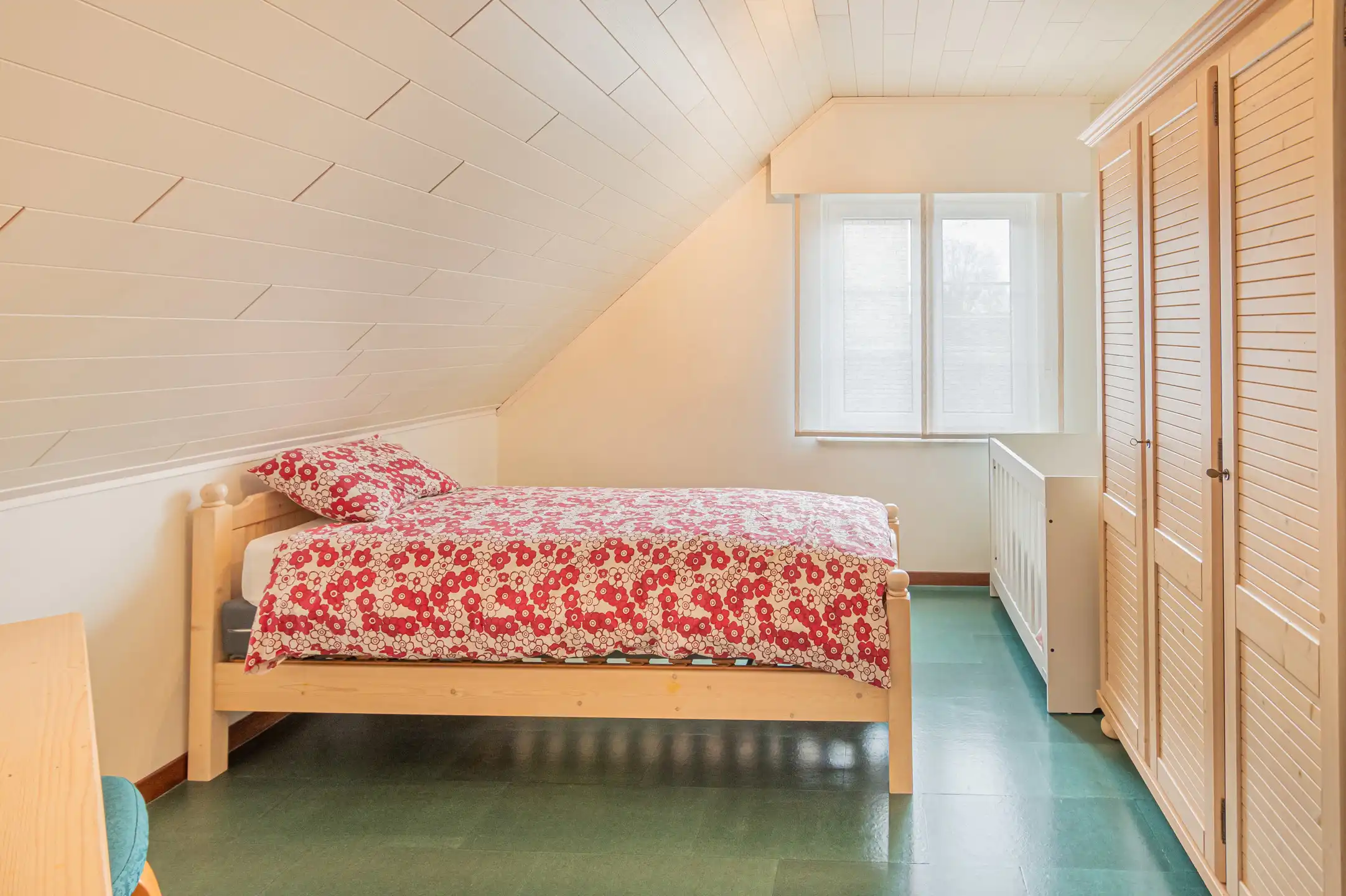 Gezinswoning in landelijke stijl in doodlopende straat foto 15