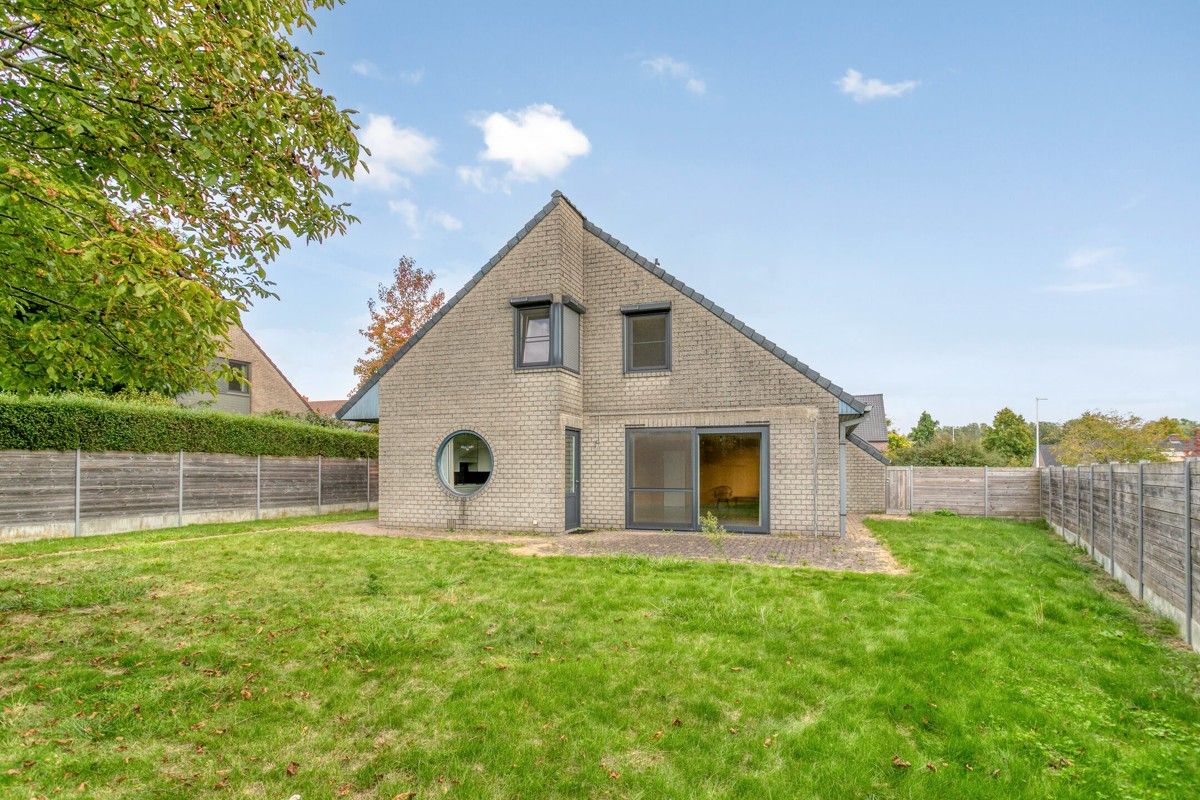 Ruime woning met praktijkruimte te Lendelede foto 16