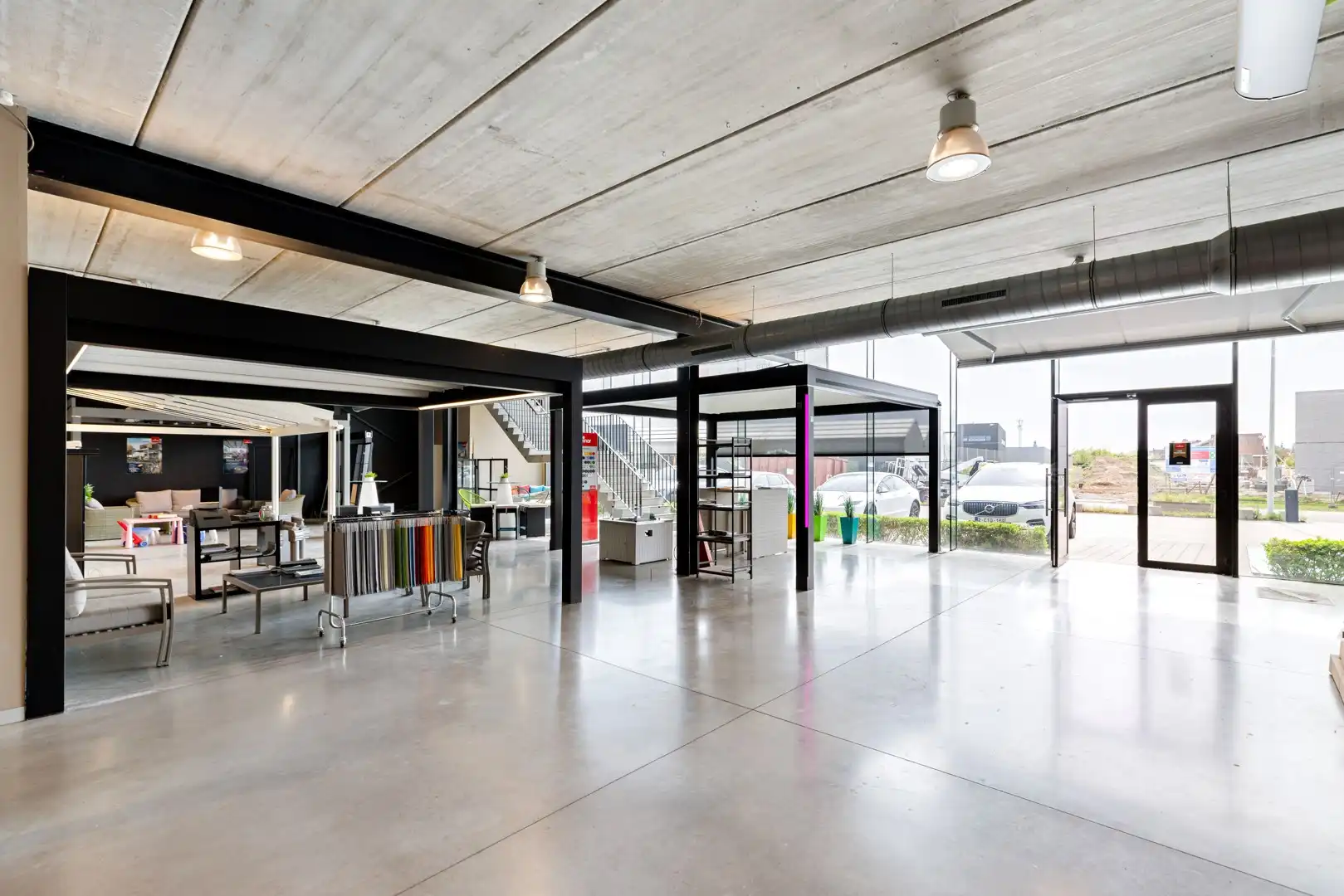 Polyvalent bedrijfsgebouw met woonst op strategische locatie te koop foto 2