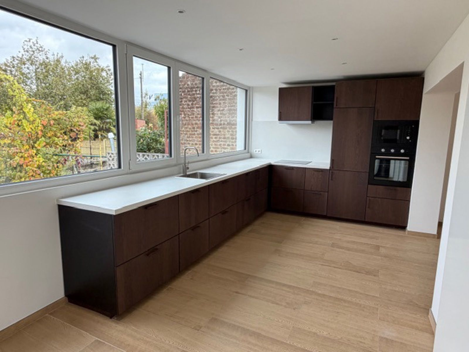 Volledig gerenoveerde woning 4 slpks garage te Tienen foto 5