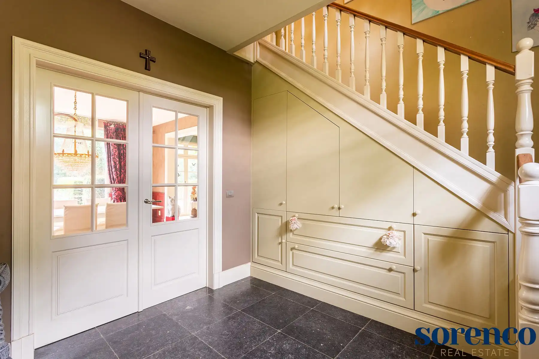 Exclusieve villa in een rustige groene wijk op een perceel van 3.676 m². foto 12