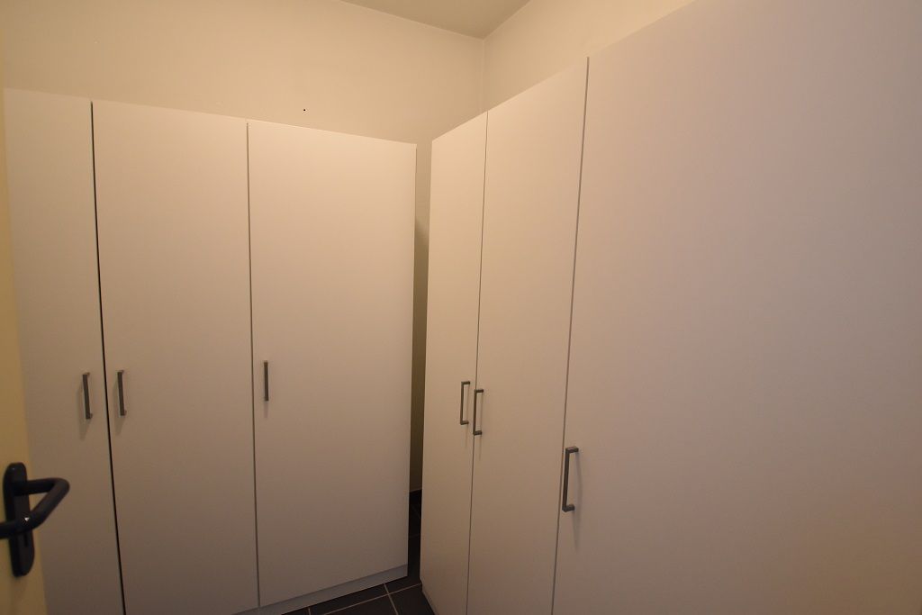 Gezellig dakappartement met 2 slaapkamers in Nieuwkerken-Waas foto 5
