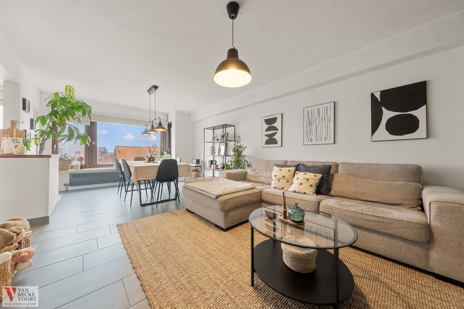 Gerenoveerd appartement in een residentiële buurt foto {{pictureIndex}}