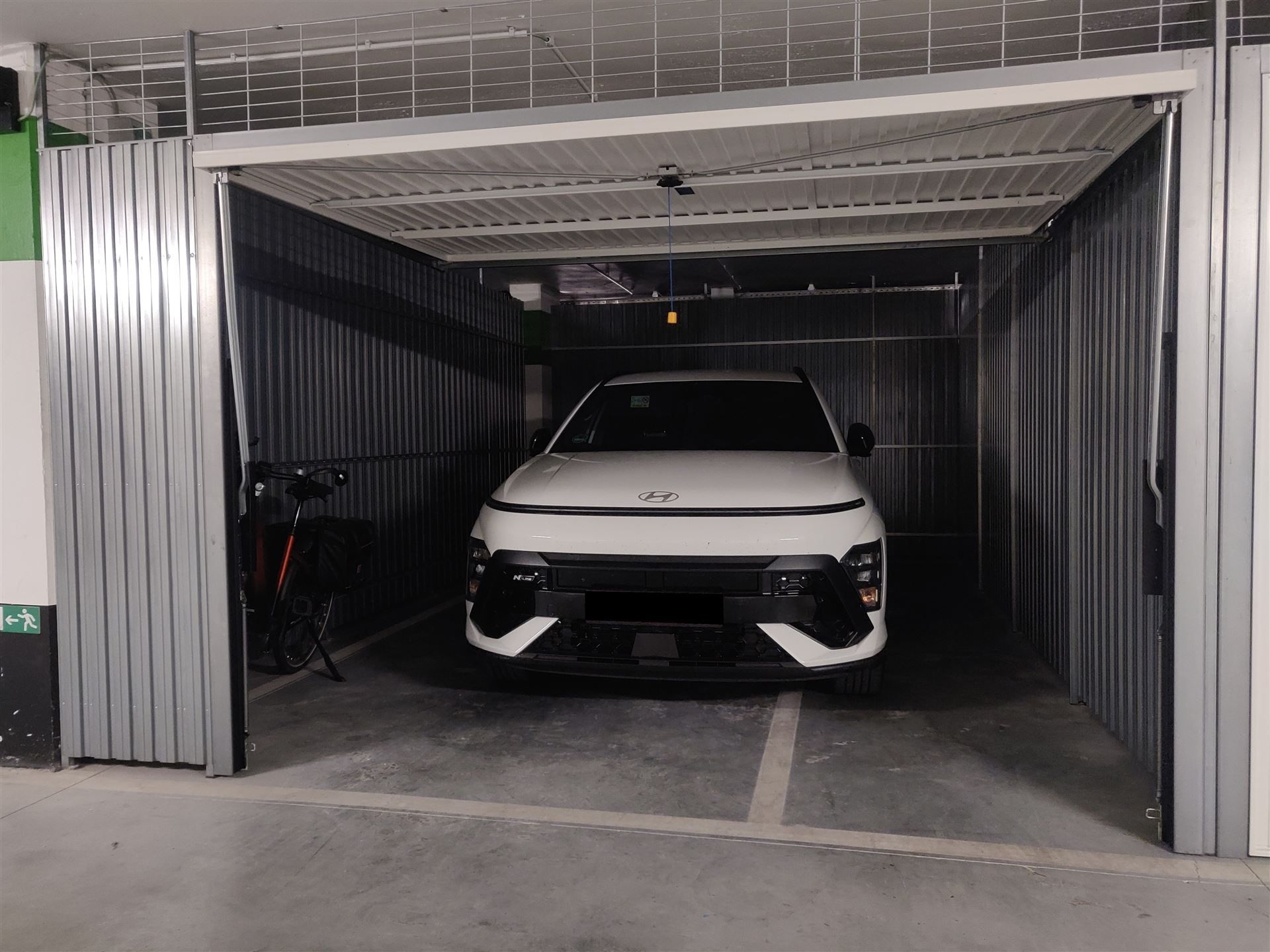 garage foto {{pictureIndex}}