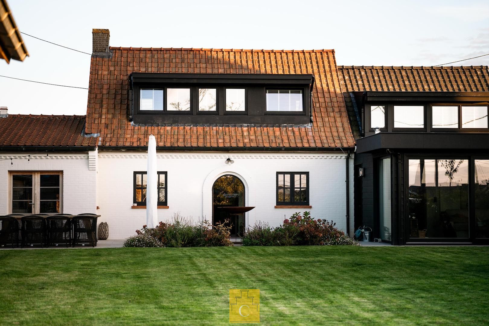 knap gerenoveerde gezinswoning, landelijke stijl met eigentijdse toets, met zonnige tuin en parking foto 4