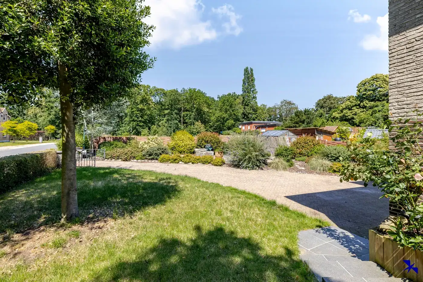 Karaktervolle villa met 5 slpks, dubbele garage en tuin foto 23