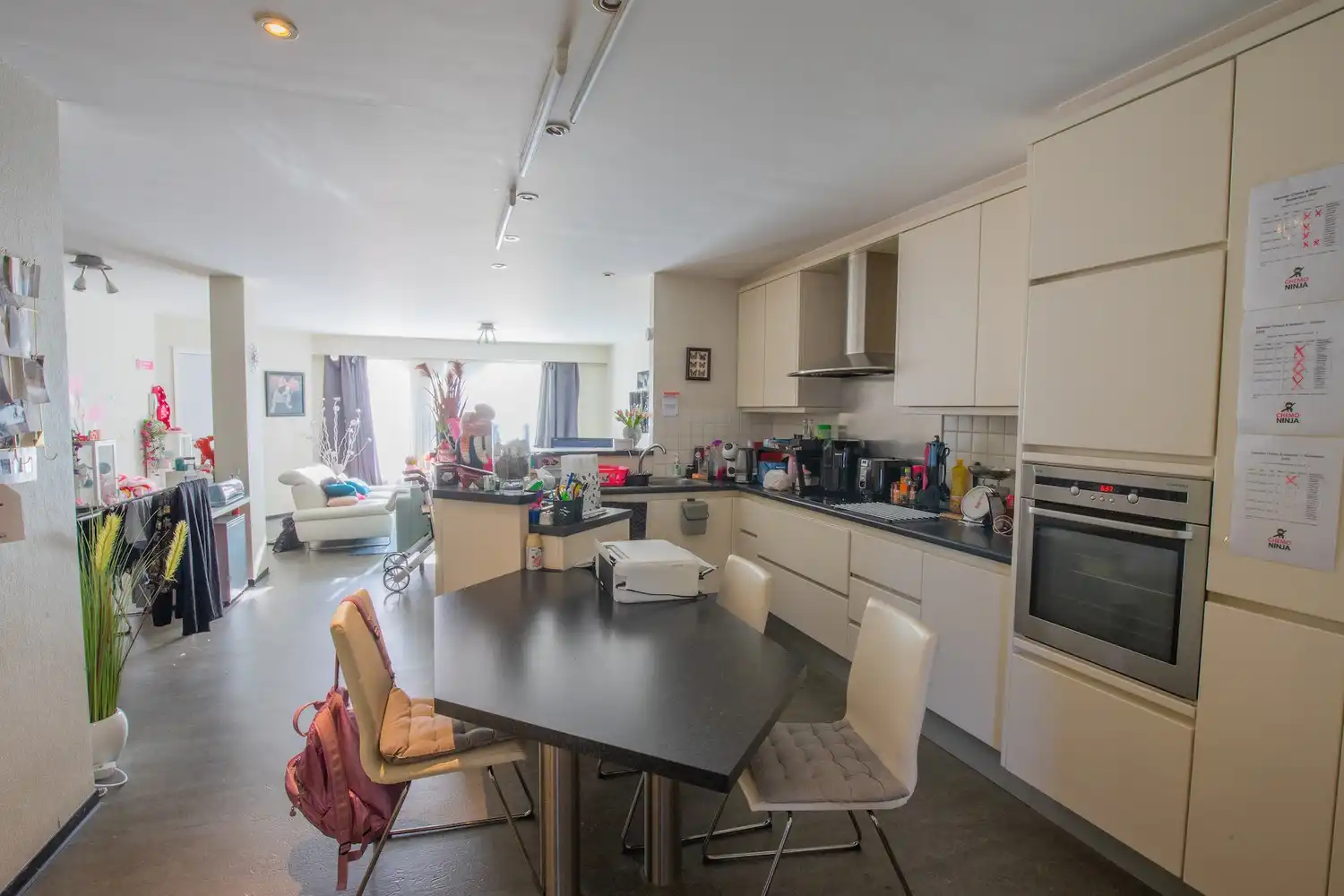 Lichtrijk gelijkvloers appartement met tuin, terras en autostaanplaats in hartje Rillaar foto 5