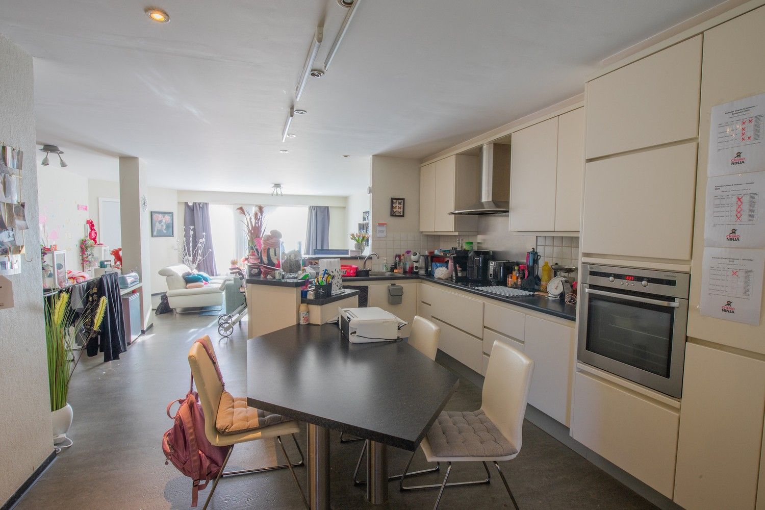 Lichtrijk gelijkvloers appartement met tuin, terras en autostaanplaats in hartje Rillaar foto 4