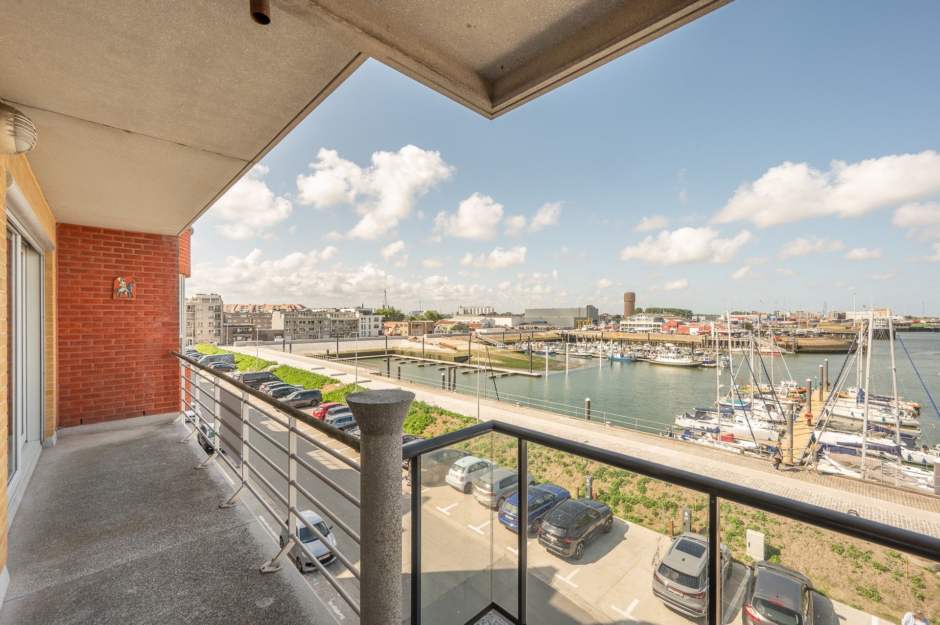 Zonnig en ruim appartement met adembenemend havenzicht foto 10