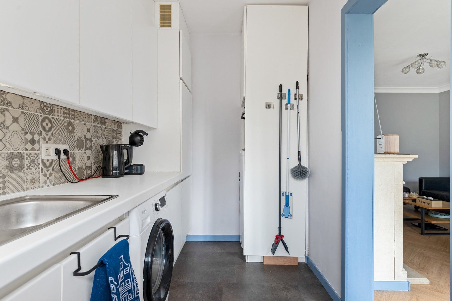 2 slaapkamer appartement met een terras in kleinschalig gebouw in Deurne! foto 8