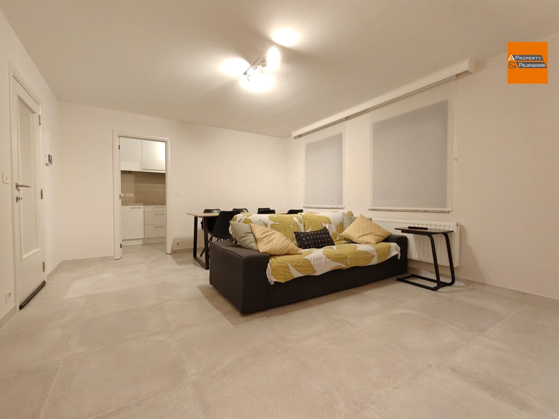 Volledig gerenoveerd appartement met 2 slpk. Leuven centrum.  foto {{pictureIndex}}