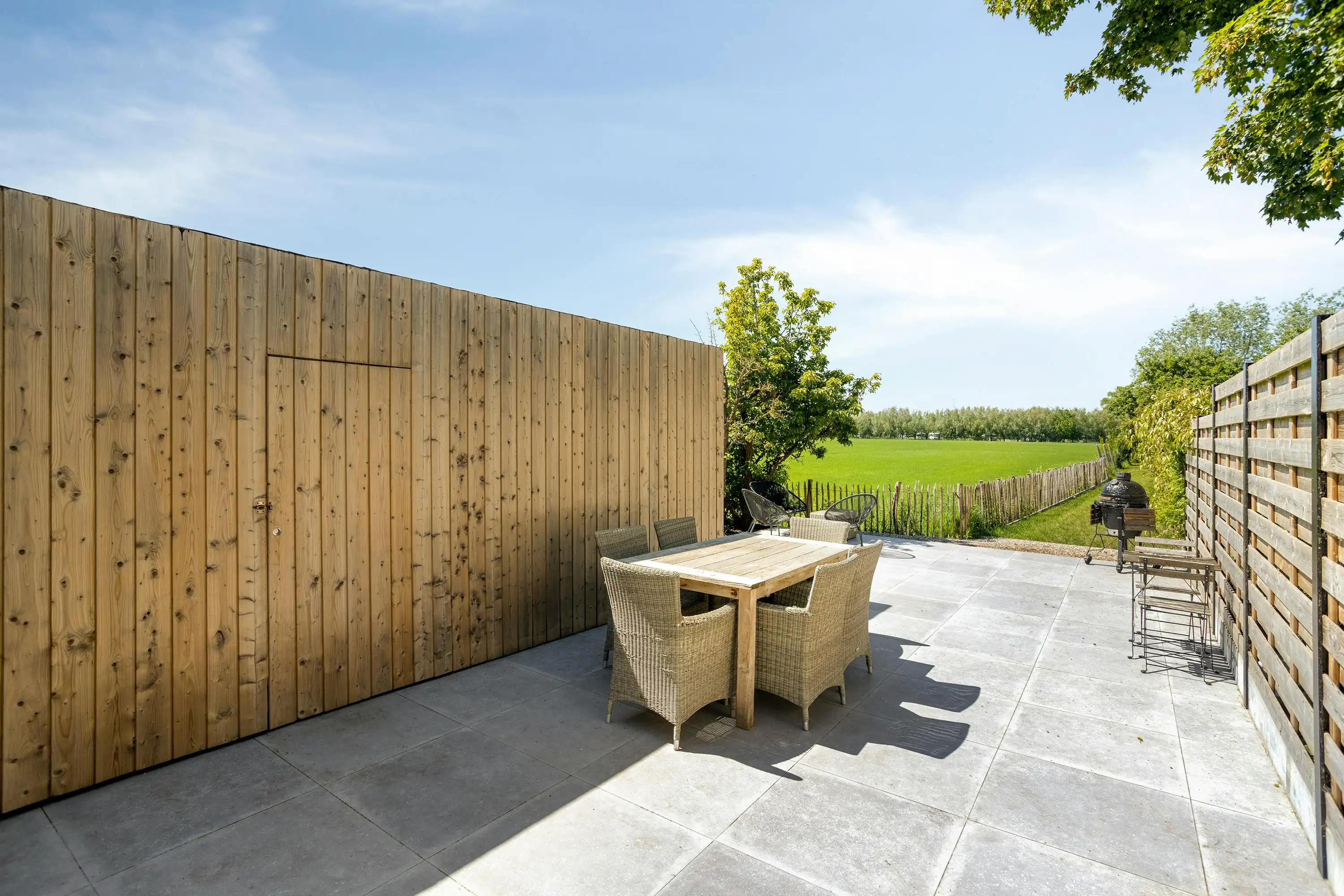 Instapklare halfopen woning te koop in Brugge met ruime tuin foto 5