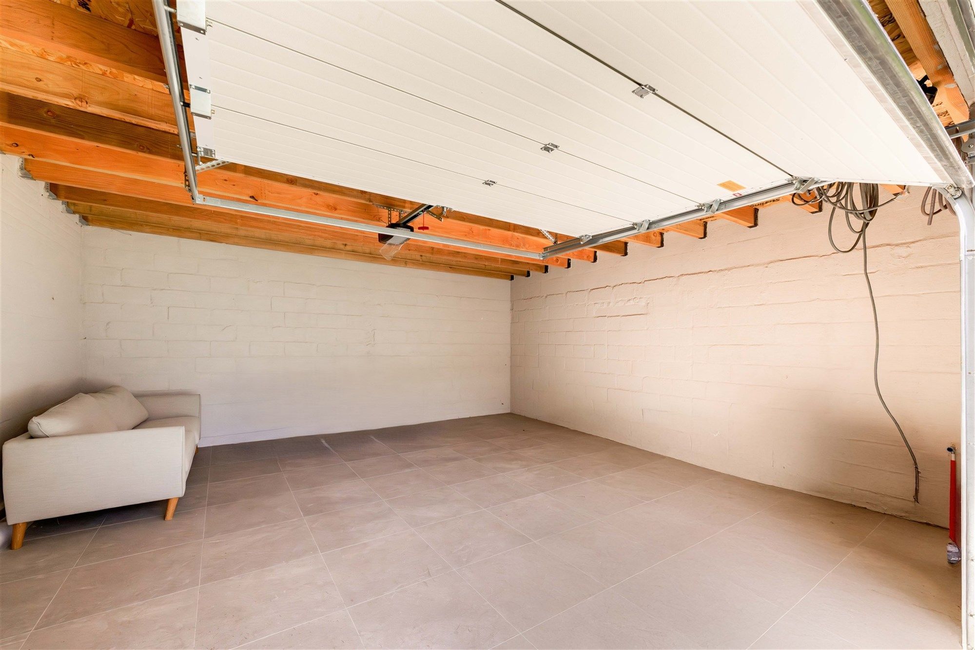 Vrijstaande woning met 3 slaapkamers, garage en tuin foto 27