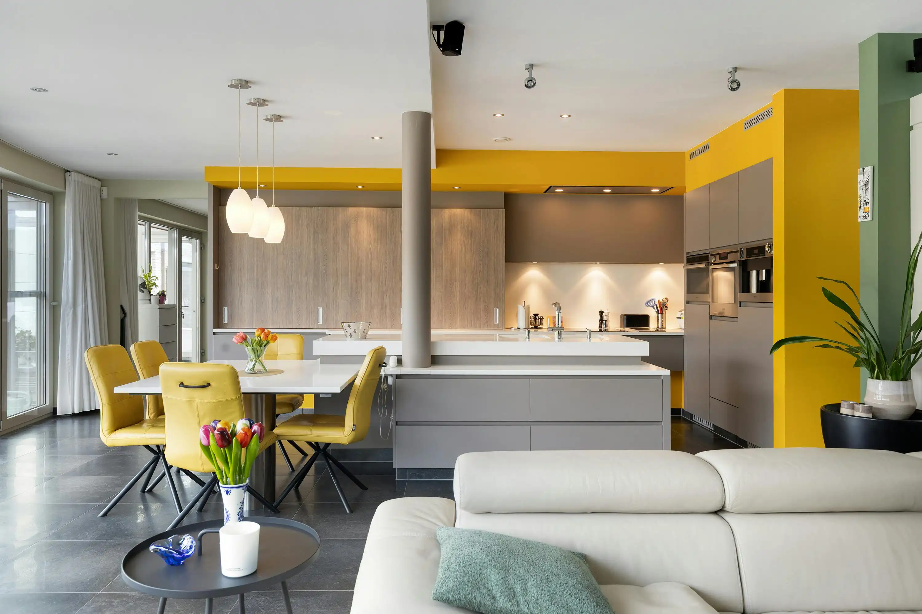Ruime woning met magazijn (250m²) te koop in Baasrode foto 4