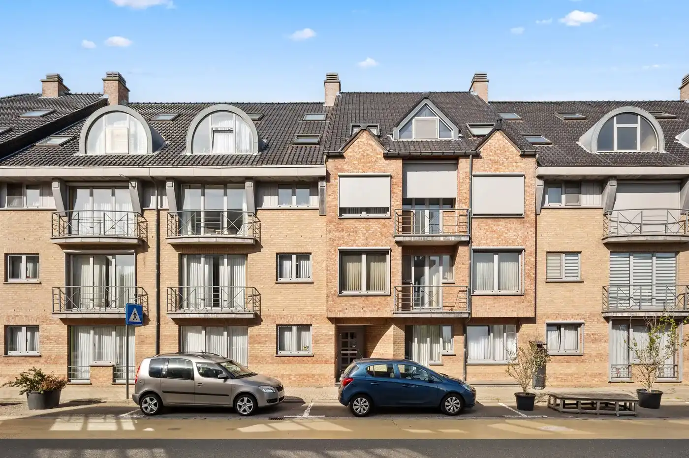 Ruim appartement met veel lichtinval, 2 slaapkamers, garage en kelder foto 17