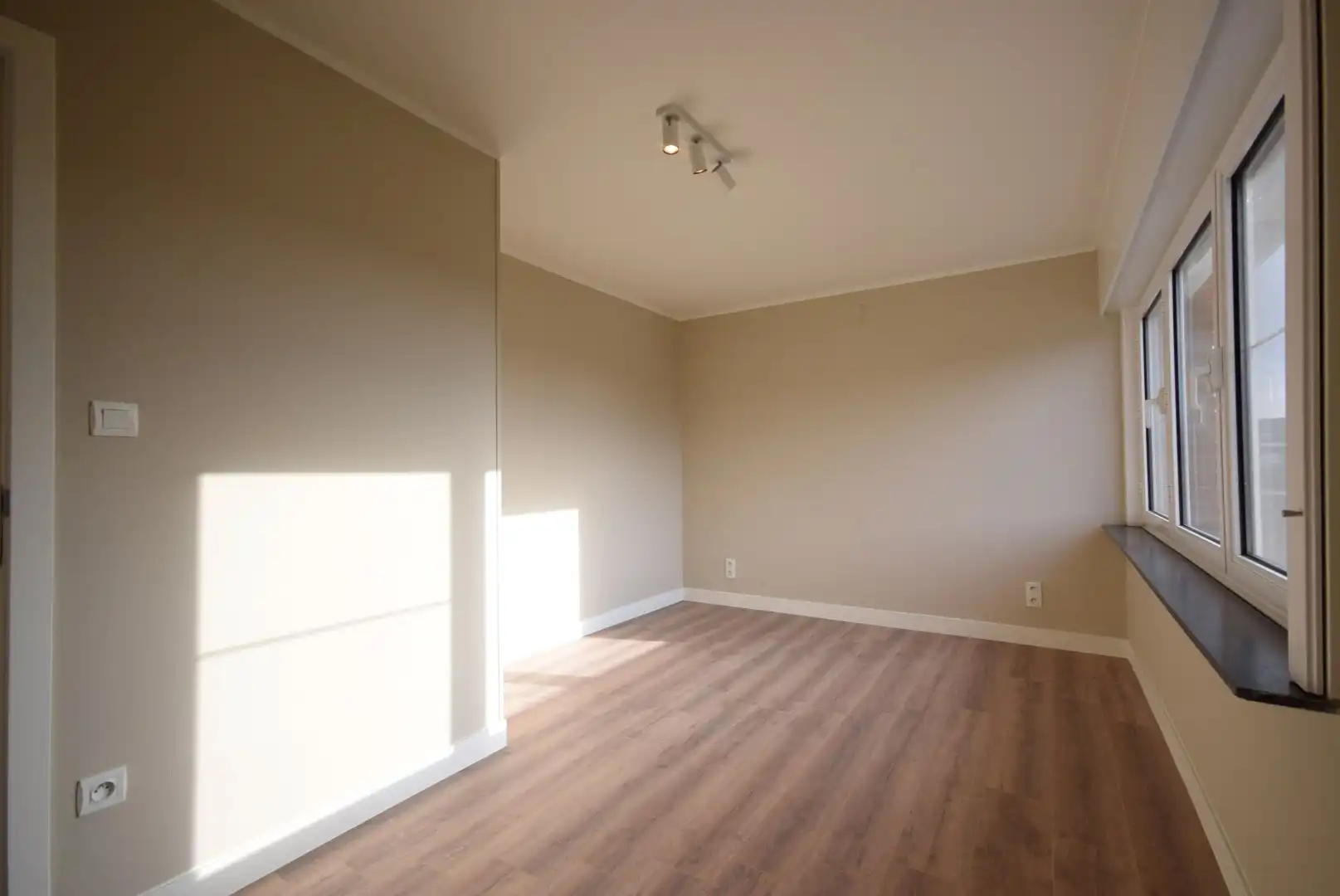 Ruime rijwoning met tuin foto 6