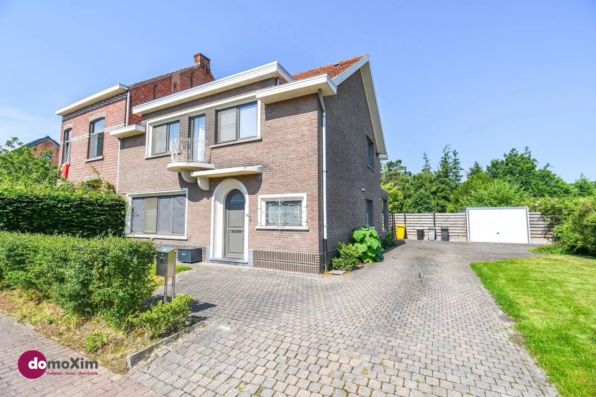 Mooie gerenoveerde woning met 3 slaapkamers nabij de dorpskern van Boortmeerbeek foto {{pictureIndex}}