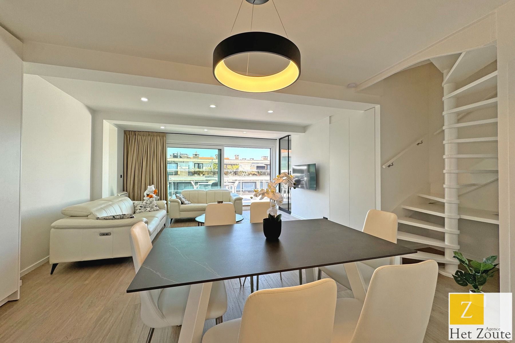 Luxueus duplex penthouse, zonneterras nabij strand te Knokke foto 11