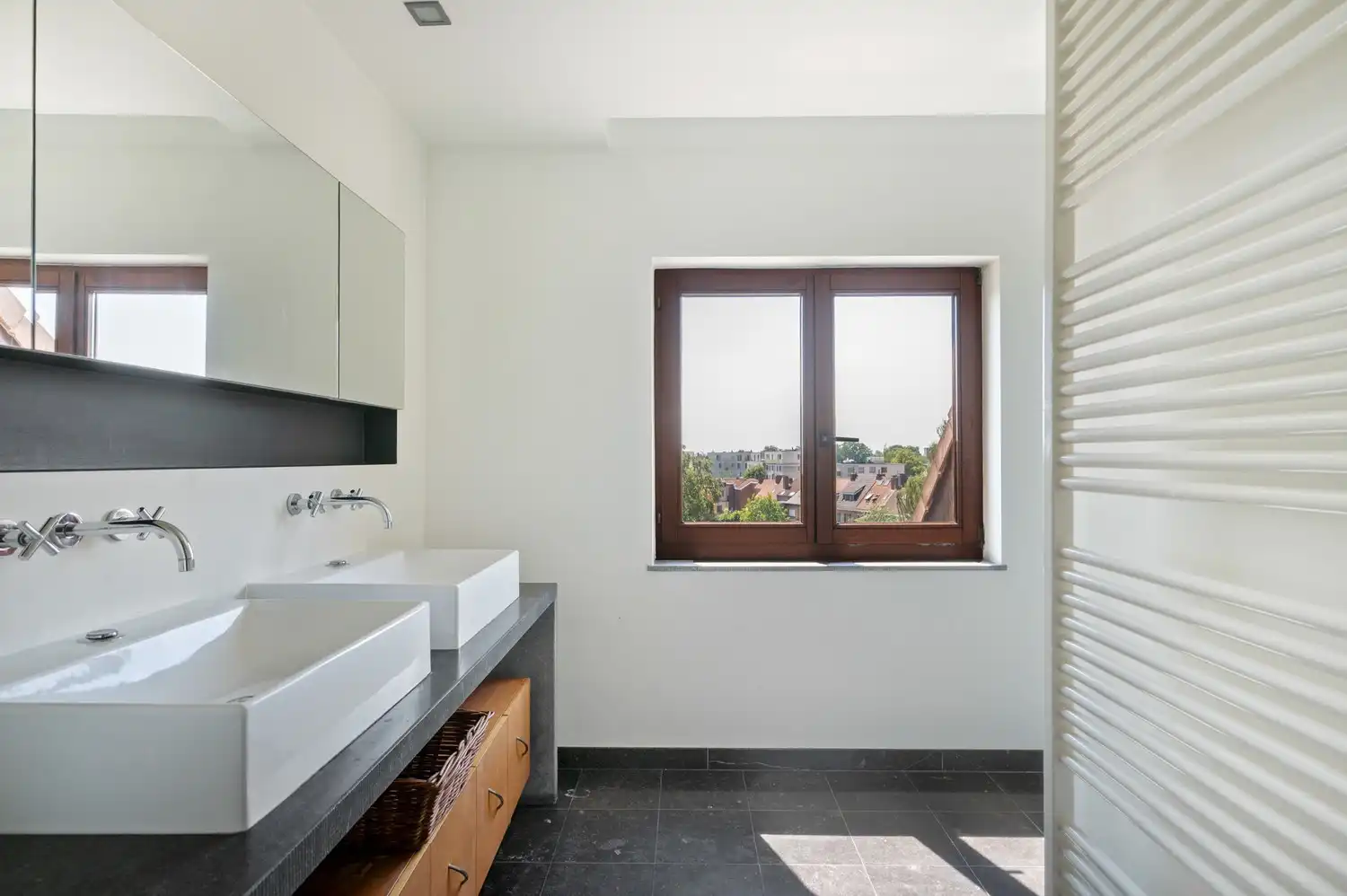 Triplex penthouse met 2 slaapkamers, ruim zonneterras en garagebox te Lier foto 12