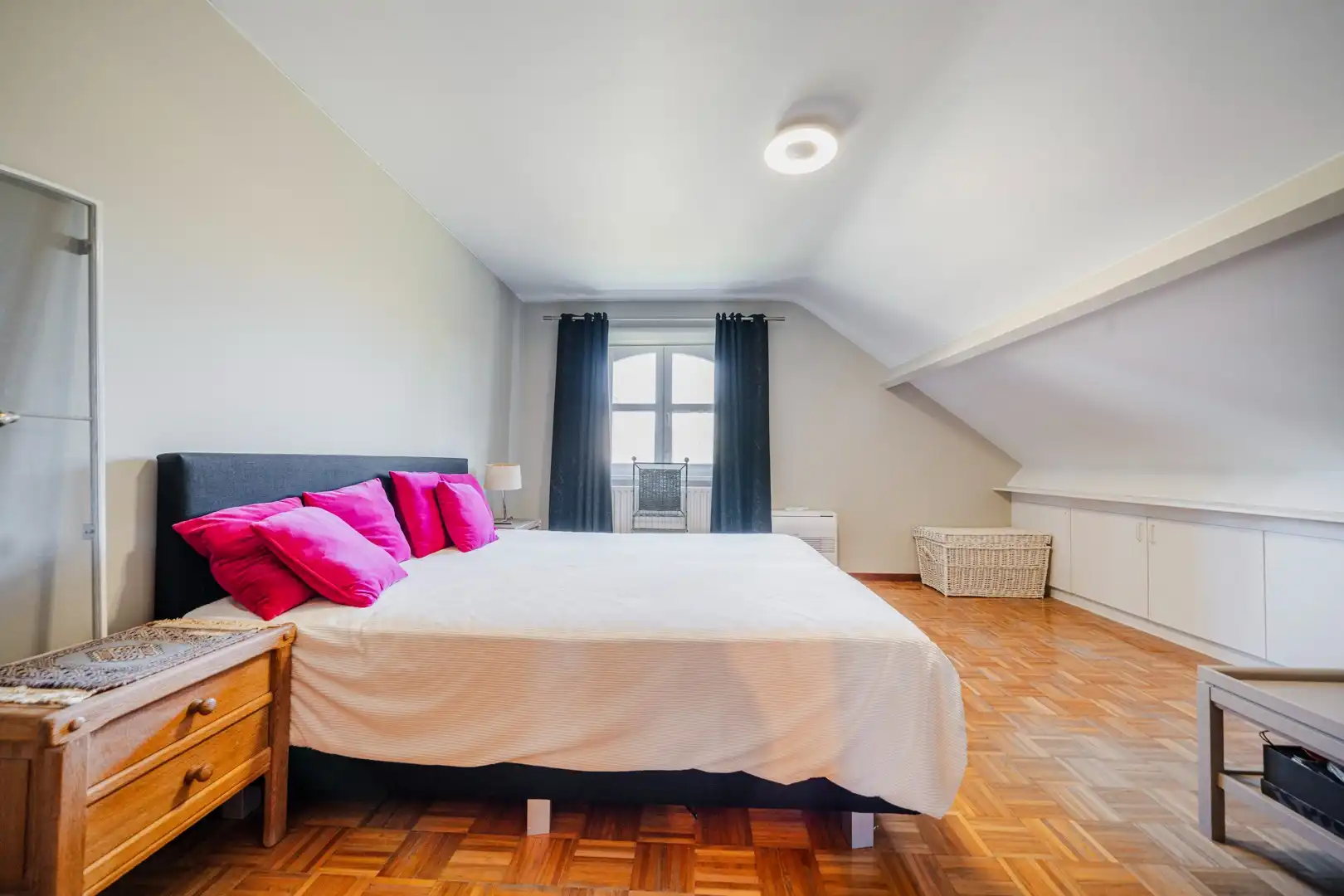 Charmante woning met 4 slaapkamers en verzorgde tuin met zwembad foto 27
