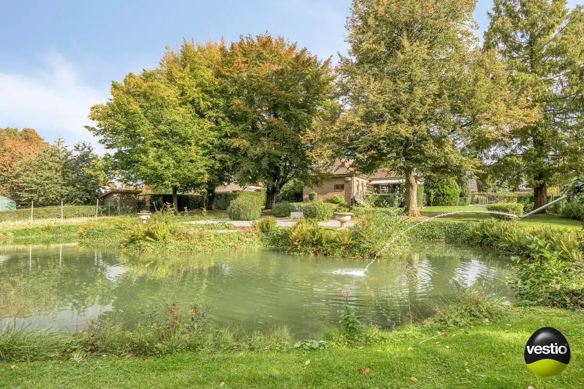 RUIME RESIDENTIEEL GELEGEN VILLA OP 46A89CA NABIJ CENTRUM BILZEN. foto 4