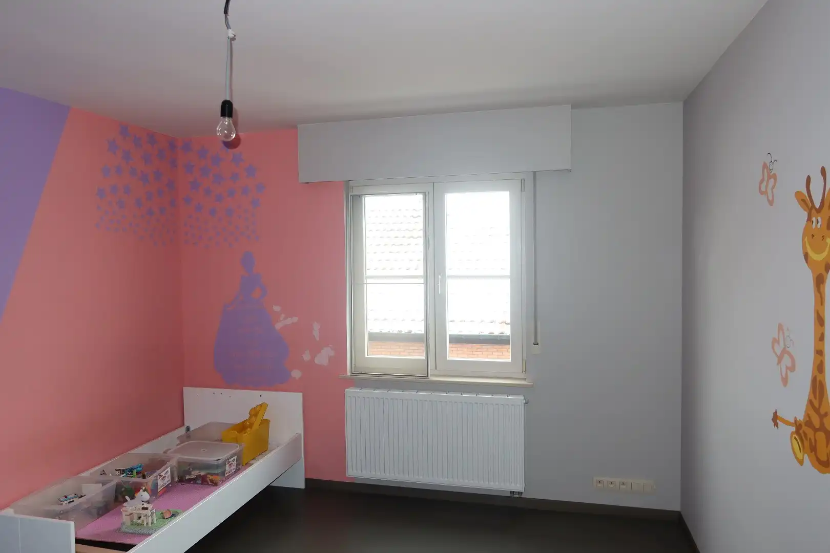 Uiterst ruime woning met 3 slk, 2 garages en tuin foto 21