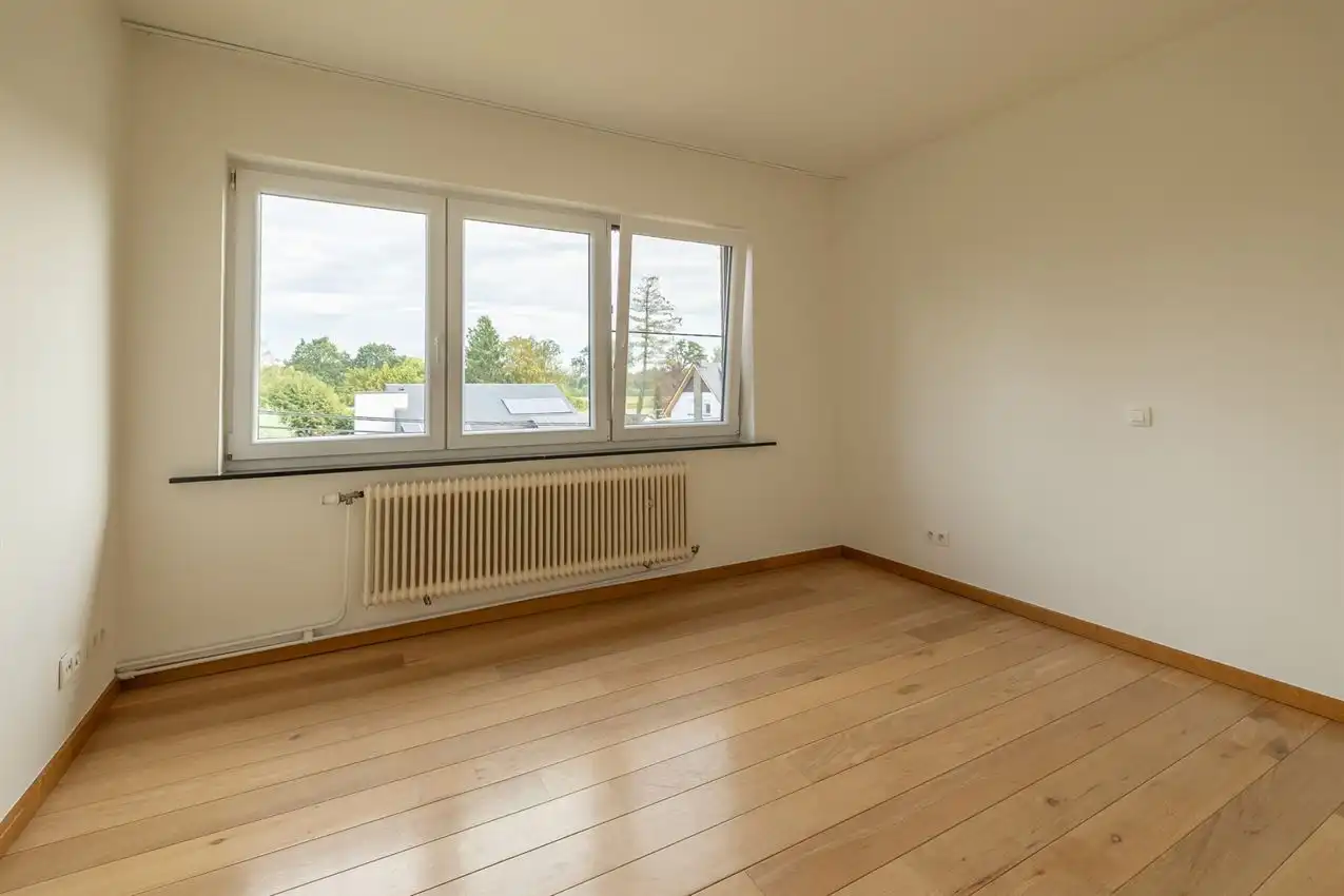 Volledig gerenoveerde woning met 3 slpk., veranda en magnifiek zicht vandaaruit foto 27