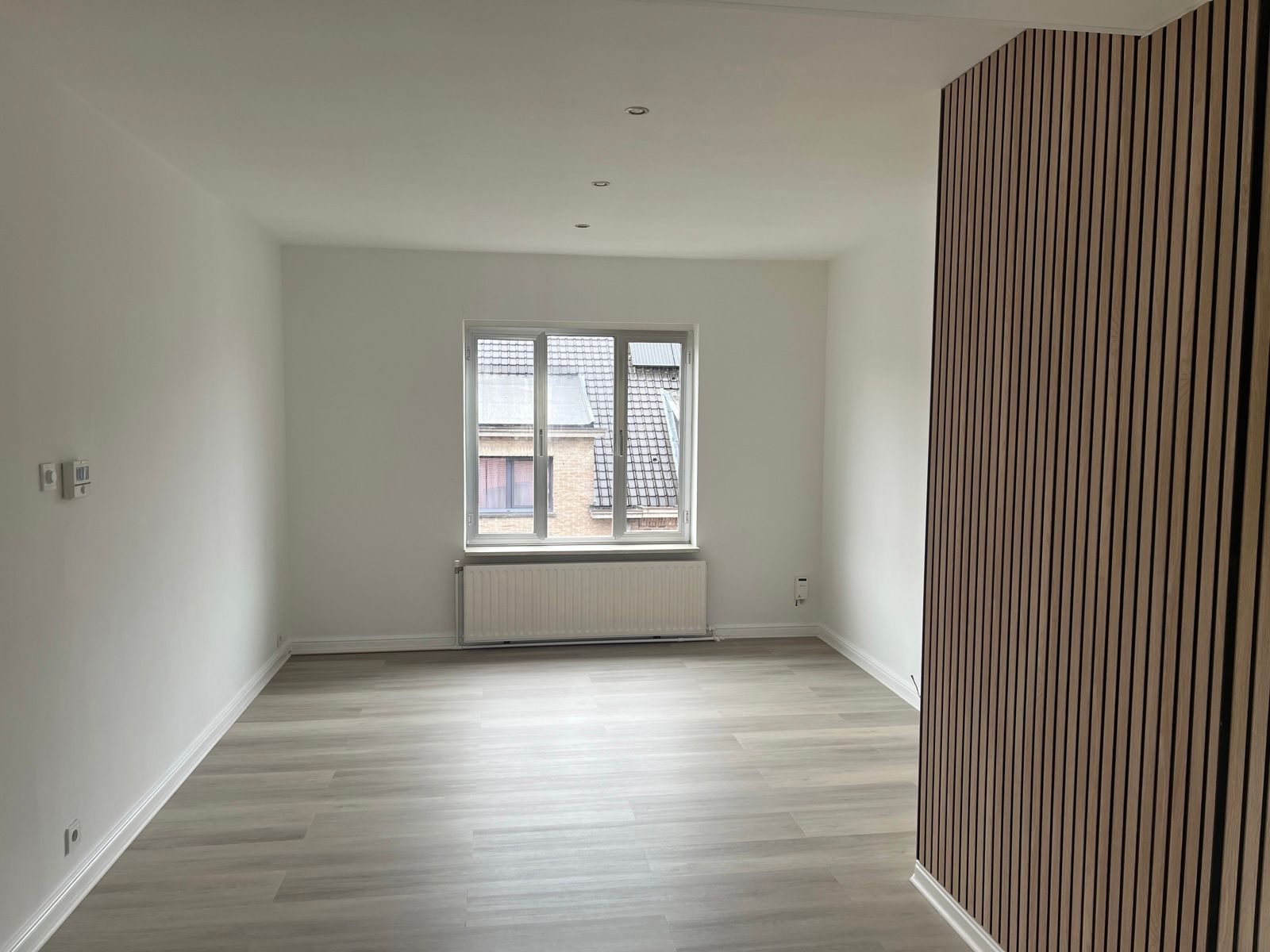 VOLLEDIG GERENOVEERD TRIPLEXAPPARTEMENT TE HUUR IN ZELLIK! foto 2
