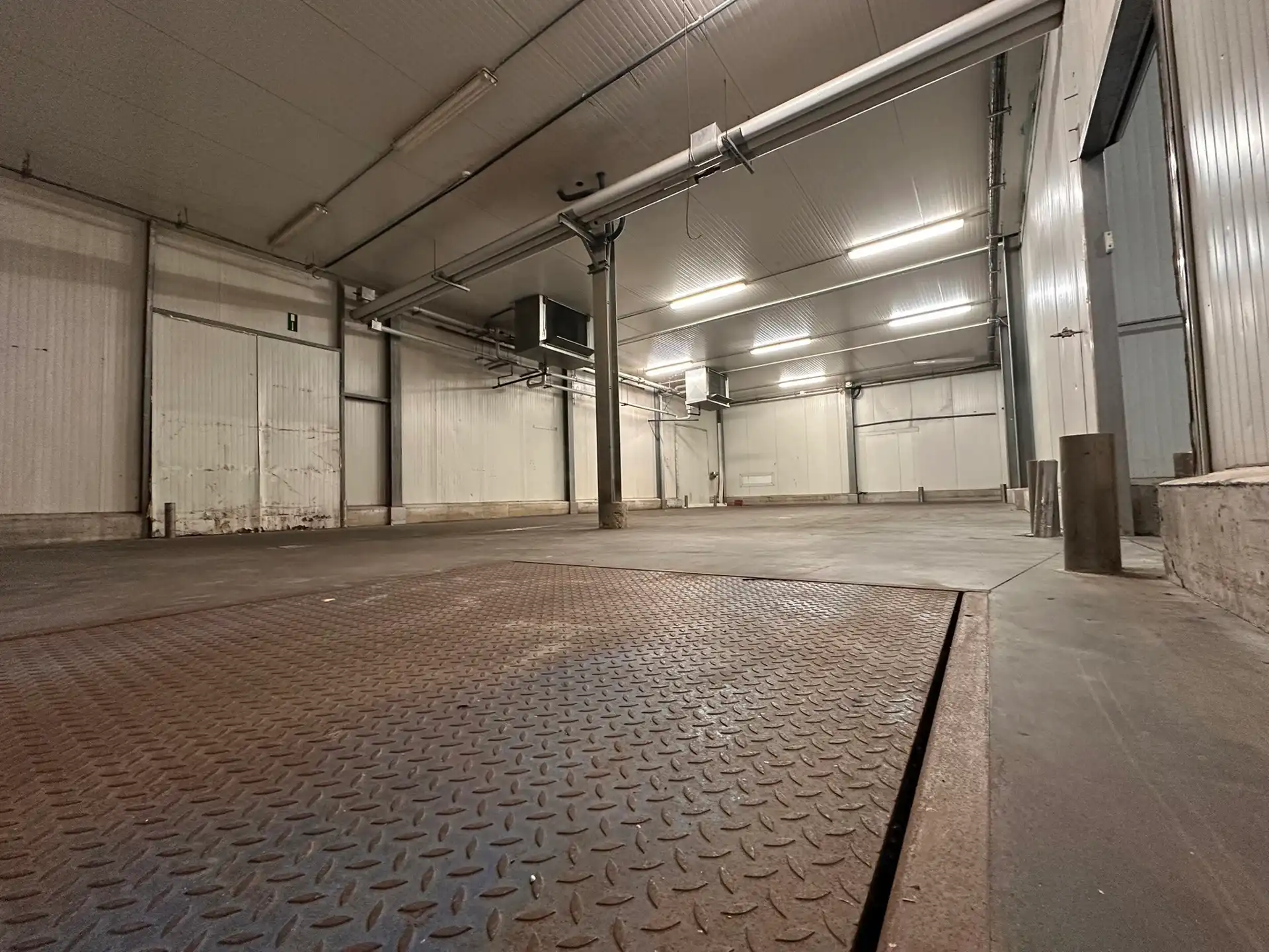 Semi-industrieel gebouw te huur foto 8