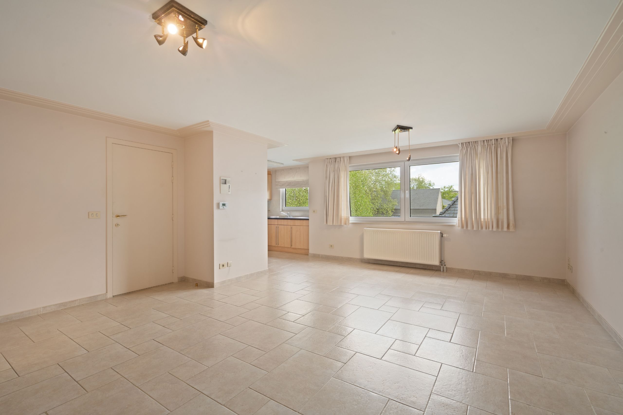 Instapklaar appartement in Deerlijk-centrum met zicht op groen foto 2
