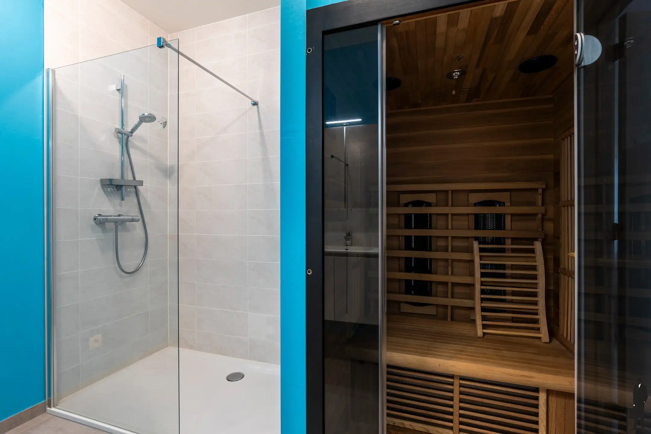 Instapklaar gelijkvloers appartement met tuin en carport foto 10