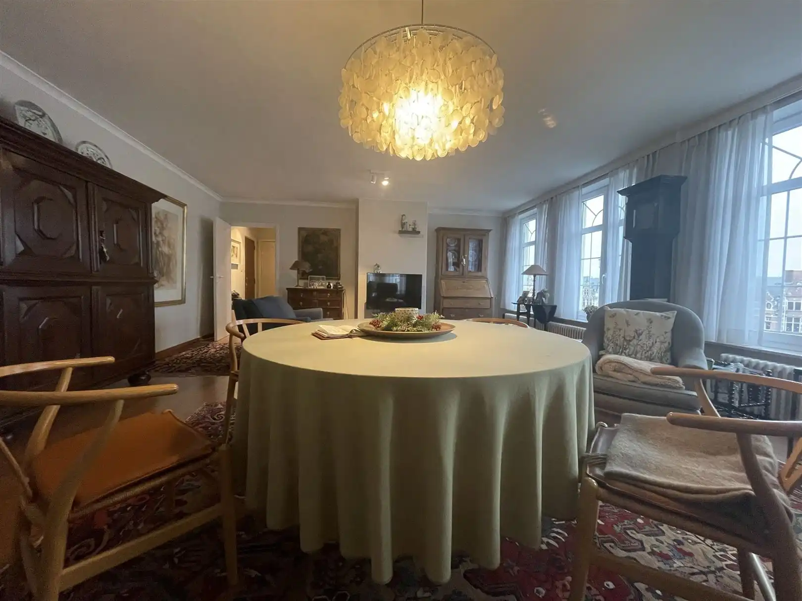 Ruim appartement met zicht op Grote Markt foto 6