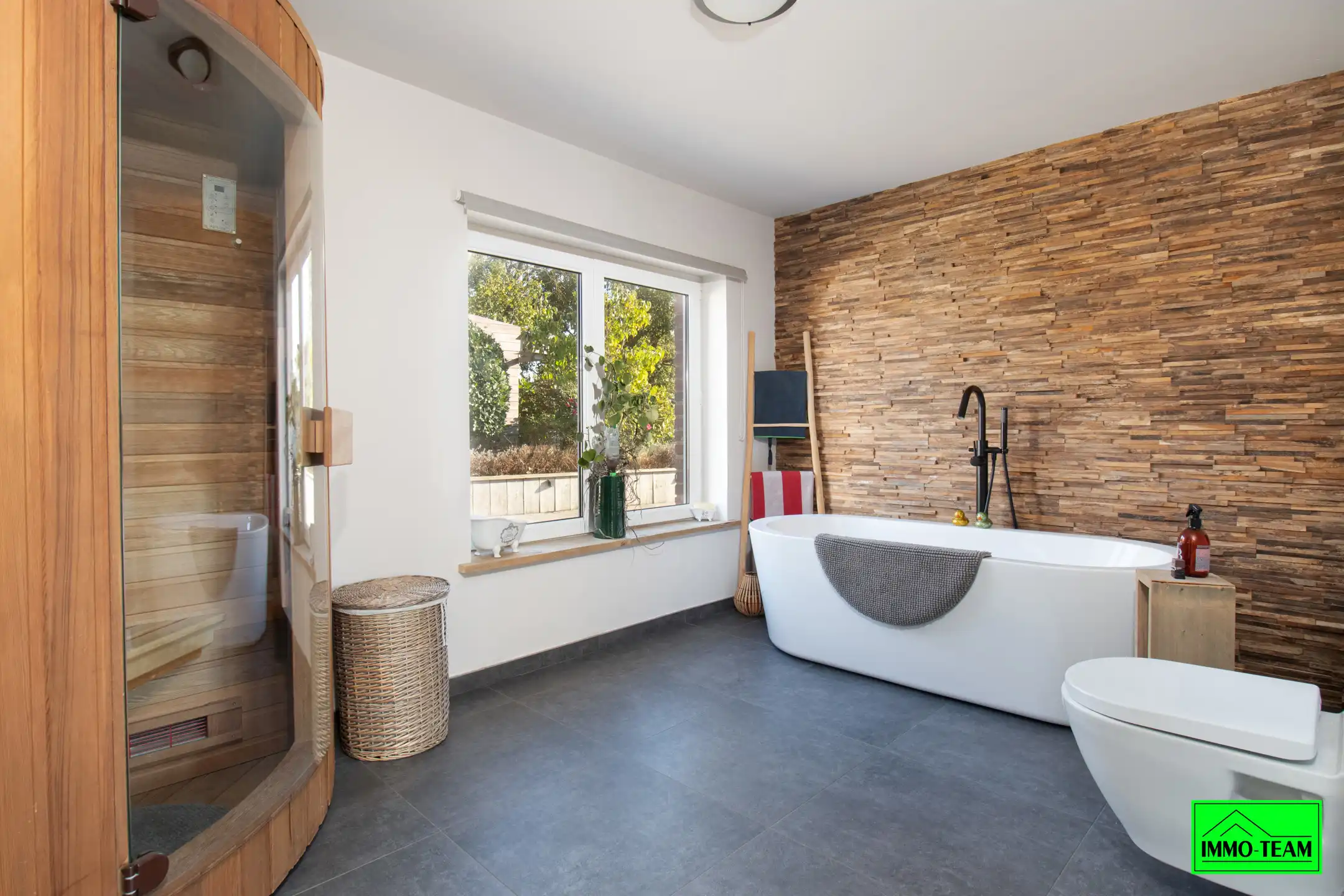 Prachtig gerenoveerde woning met heel wat potentieel foto 9