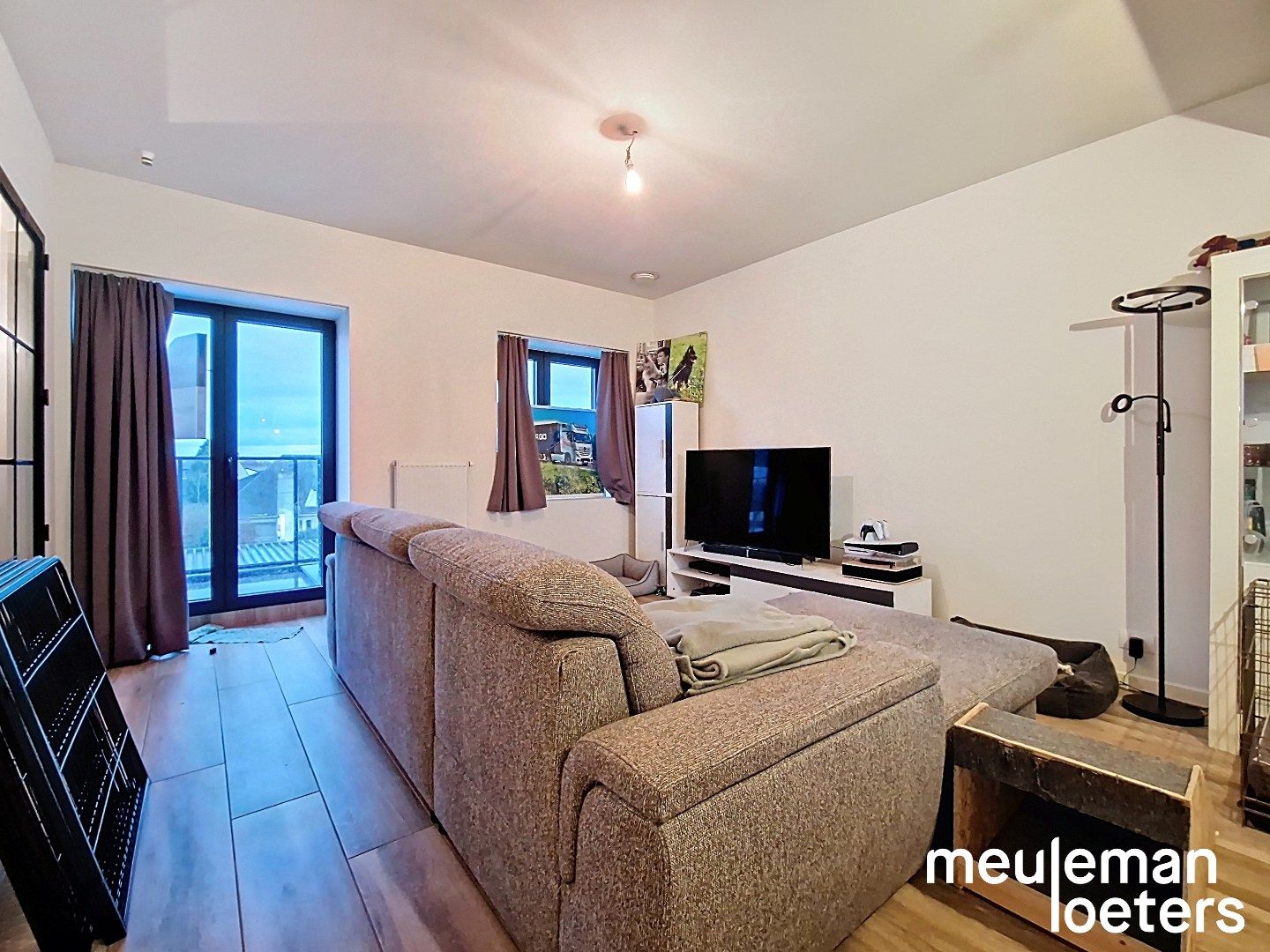 Modern appartement met terras en autostaanplaats foto 7