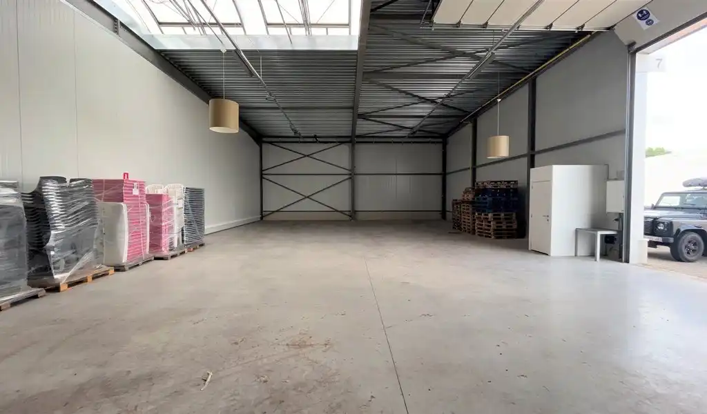Recent magazijn te huur in Wuustwezel foto 3