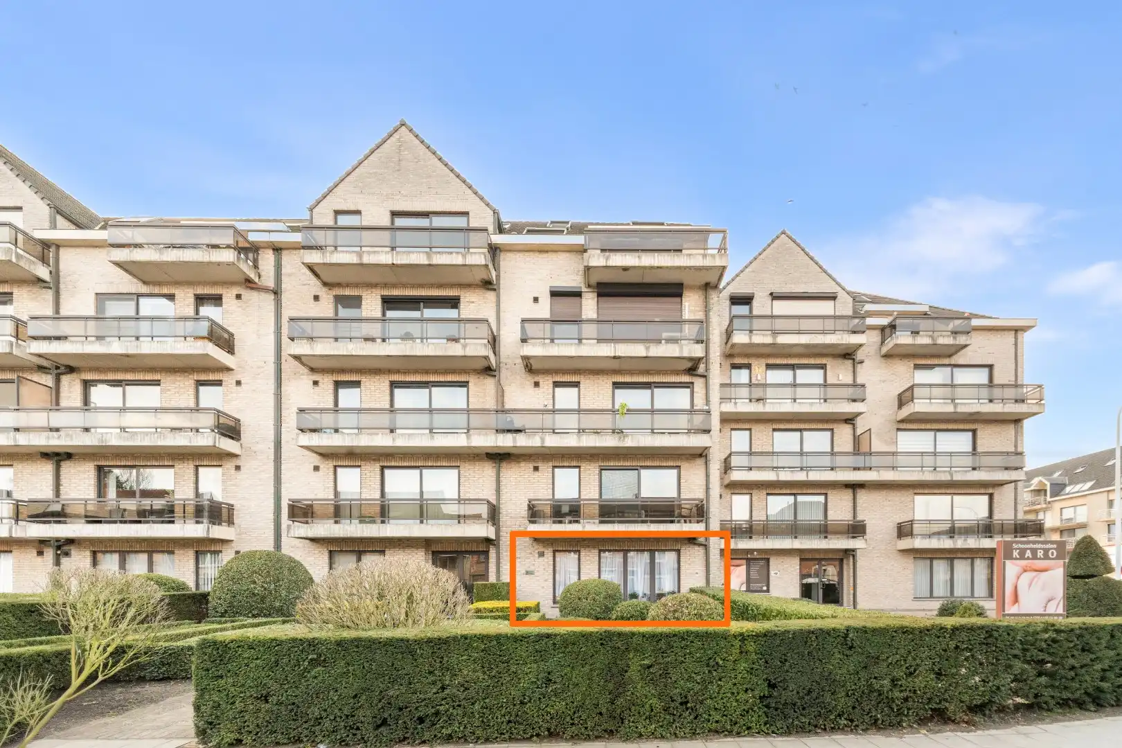 Gelijkvloers appartement te koop in Lokeren – nabij station en winkels foto {{pictureIndex}}