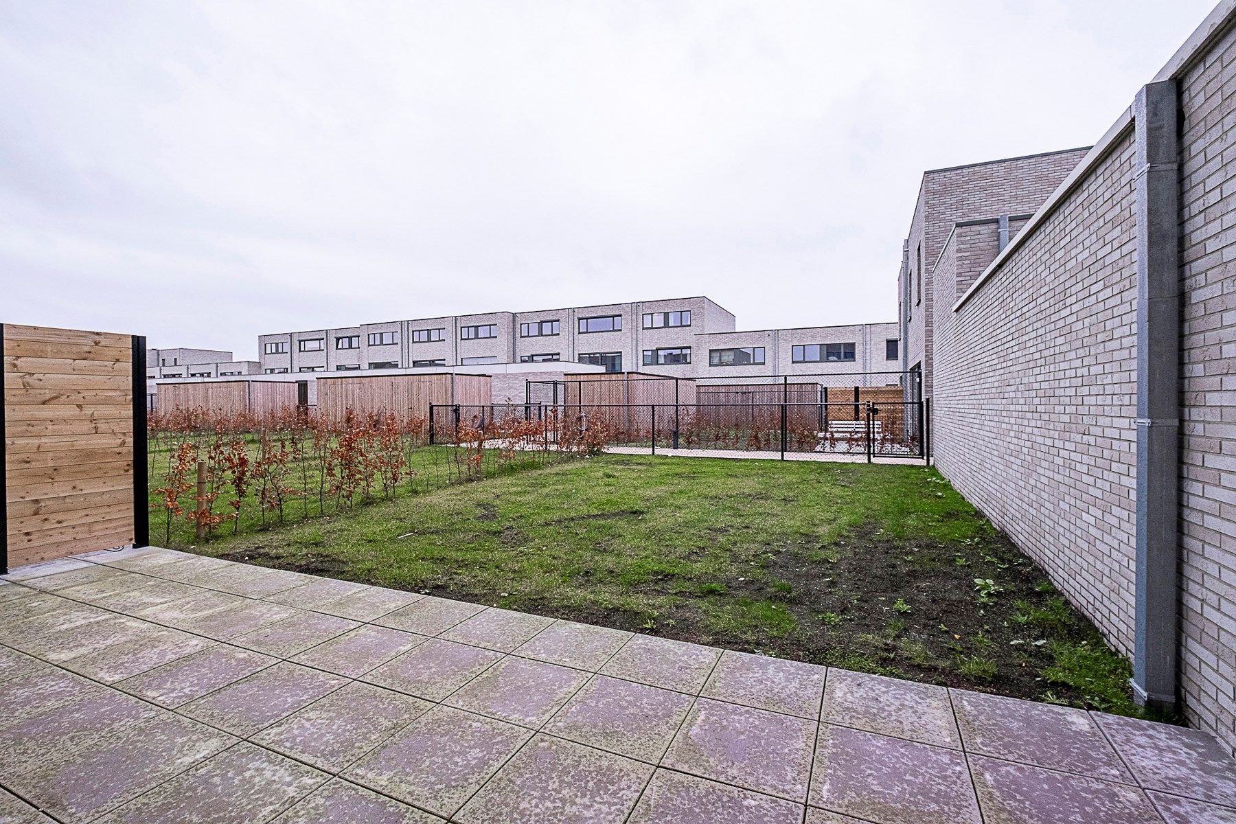 Future proof nieuwbouw met grote tuin, 2 SLK en parking foto {{pictureIndex}}