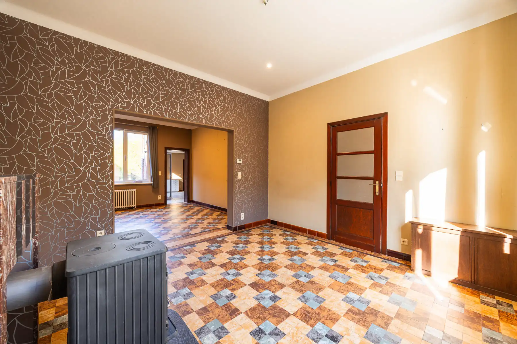 Ruime, karaktervolle renovatiewoning met centrale ligging foto 3