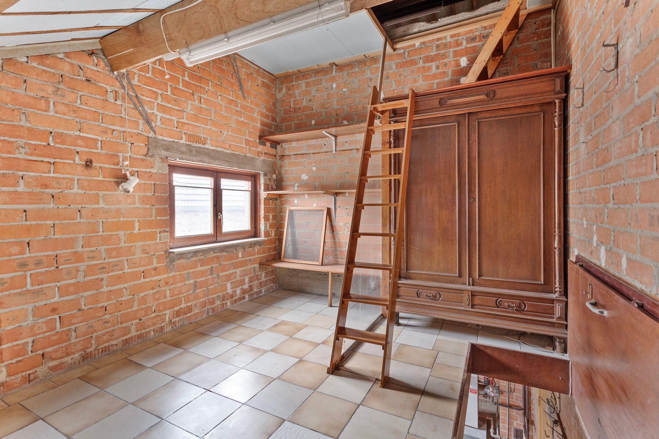 Ruime, te renoveren woning op perceel van 8a70 foto 25