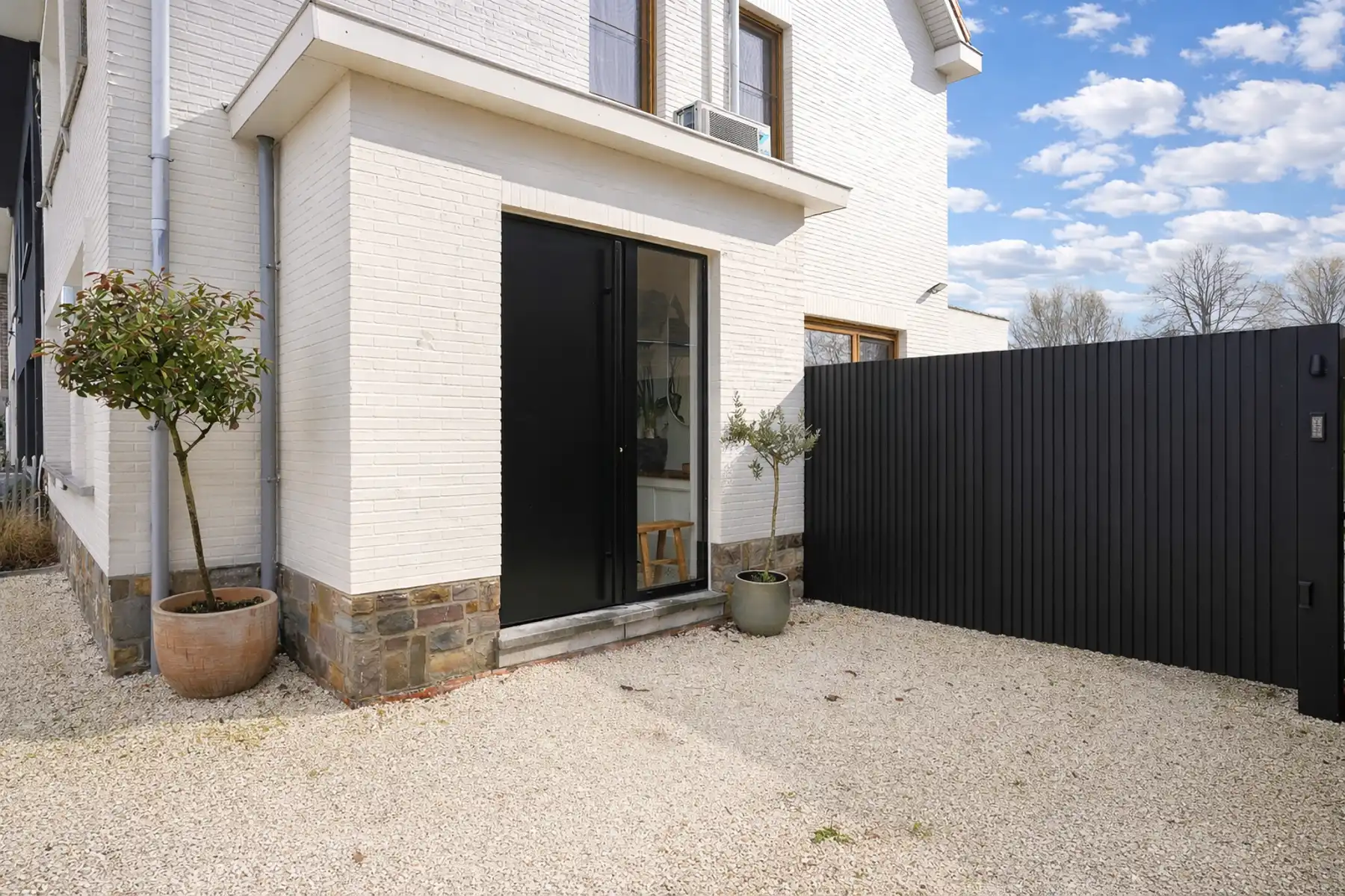 Knappe, instapklare halfopen bebouwing nabij het centrum van Breendonk foto 3